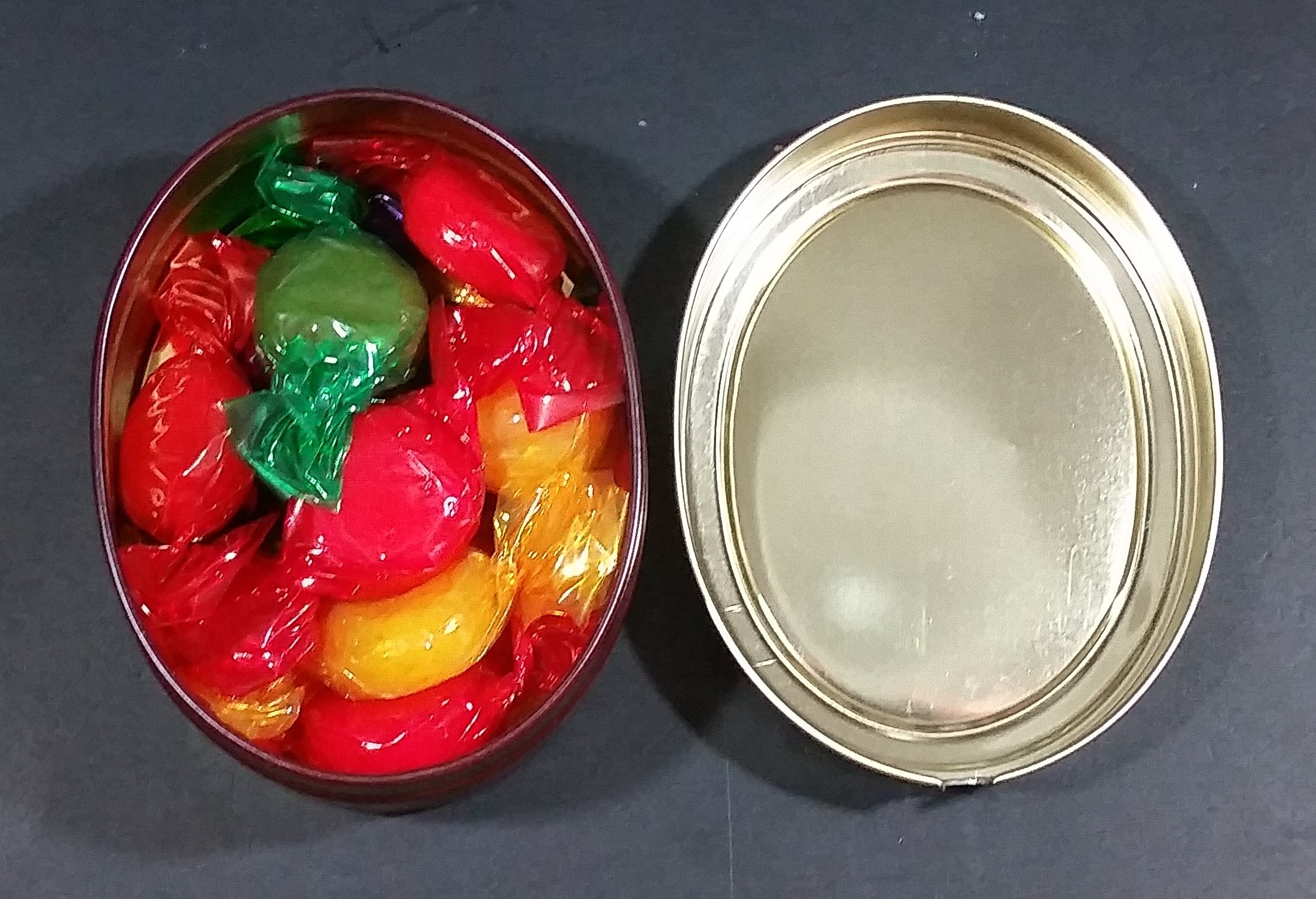 1990 Bentley's of London The Cat's Gallery Henry VIII Fruit Bon Bons Confectionery Tin Opened Still Full 7