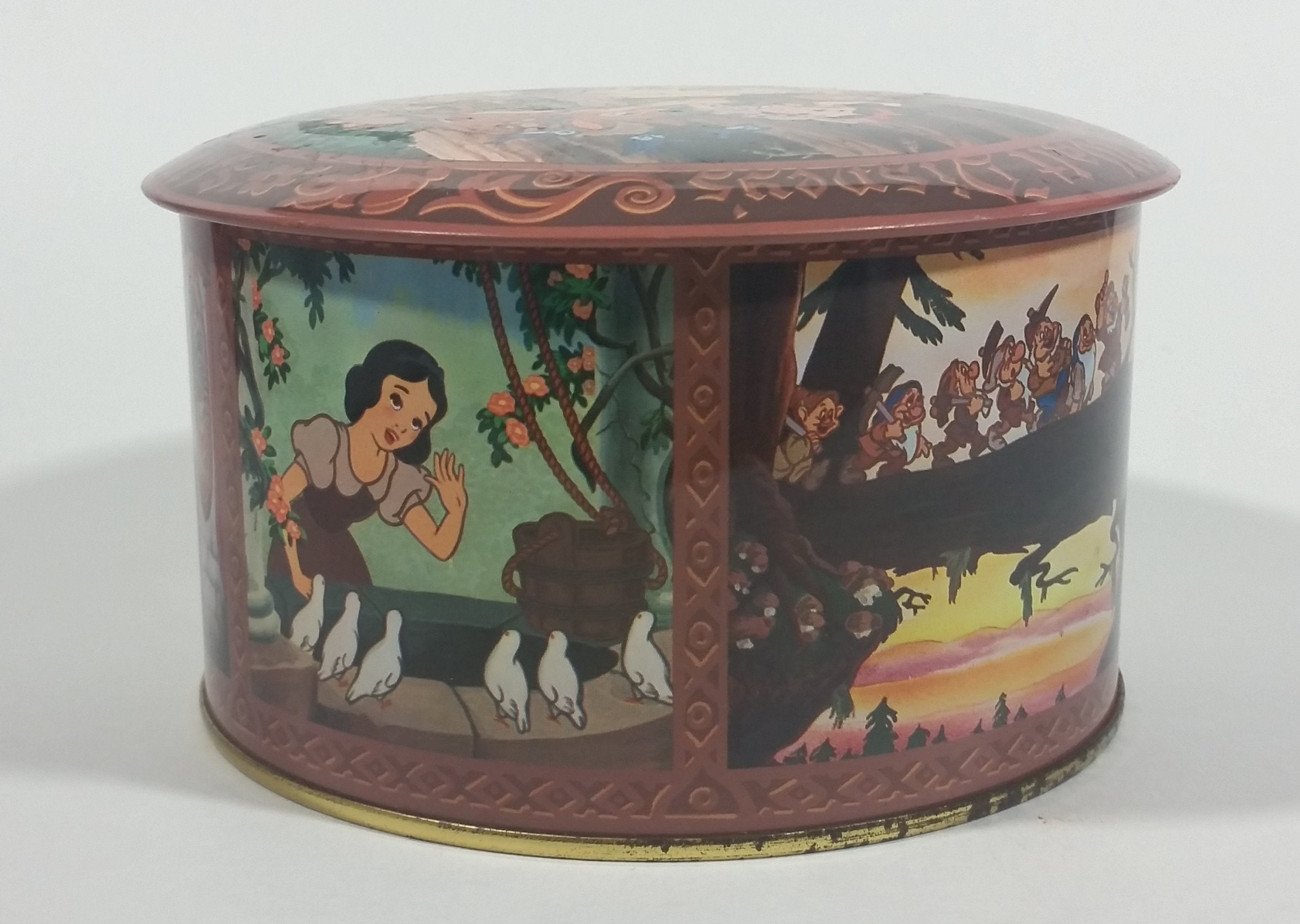 Vintage Walt Disney Productions Snow White and The Seven Dwarfs Candy Jar Mix Round Collectible Tin Container 6