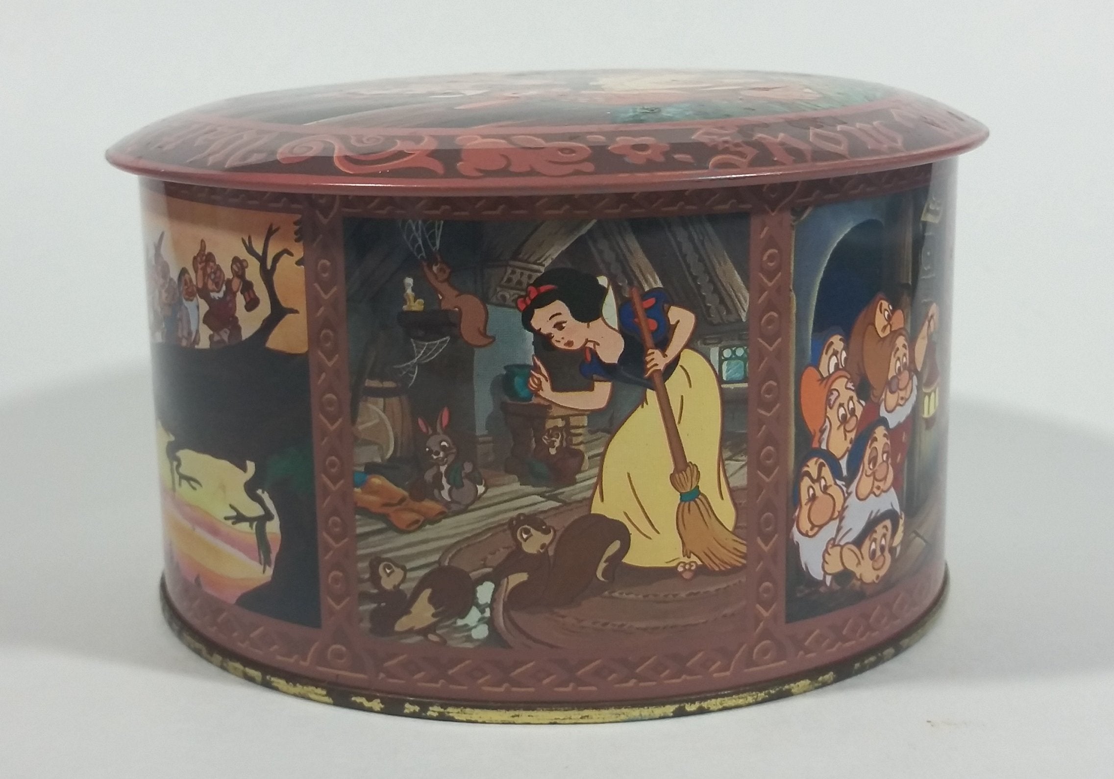 Vintage Walt Disney Productions Snow White and The Seven Dwarfs Candy Jar Mix Round Collectible Tin Container 9