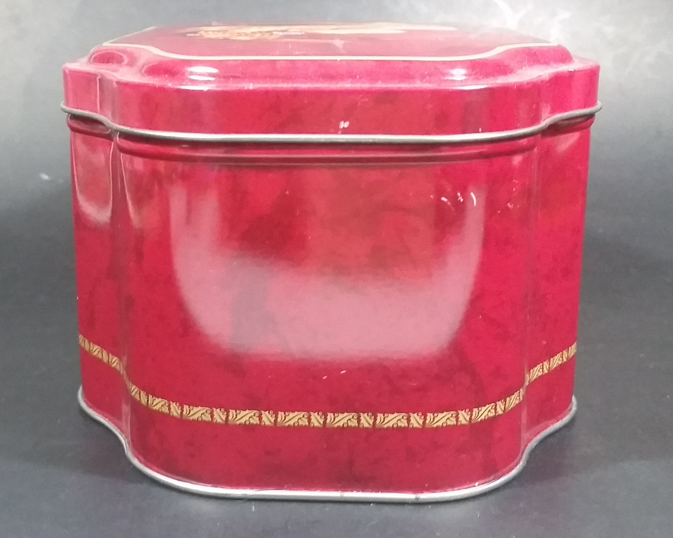 Oh Henry! OH OH OH Santa Claus Christmas Holiday Red Tin Container Collectible 9