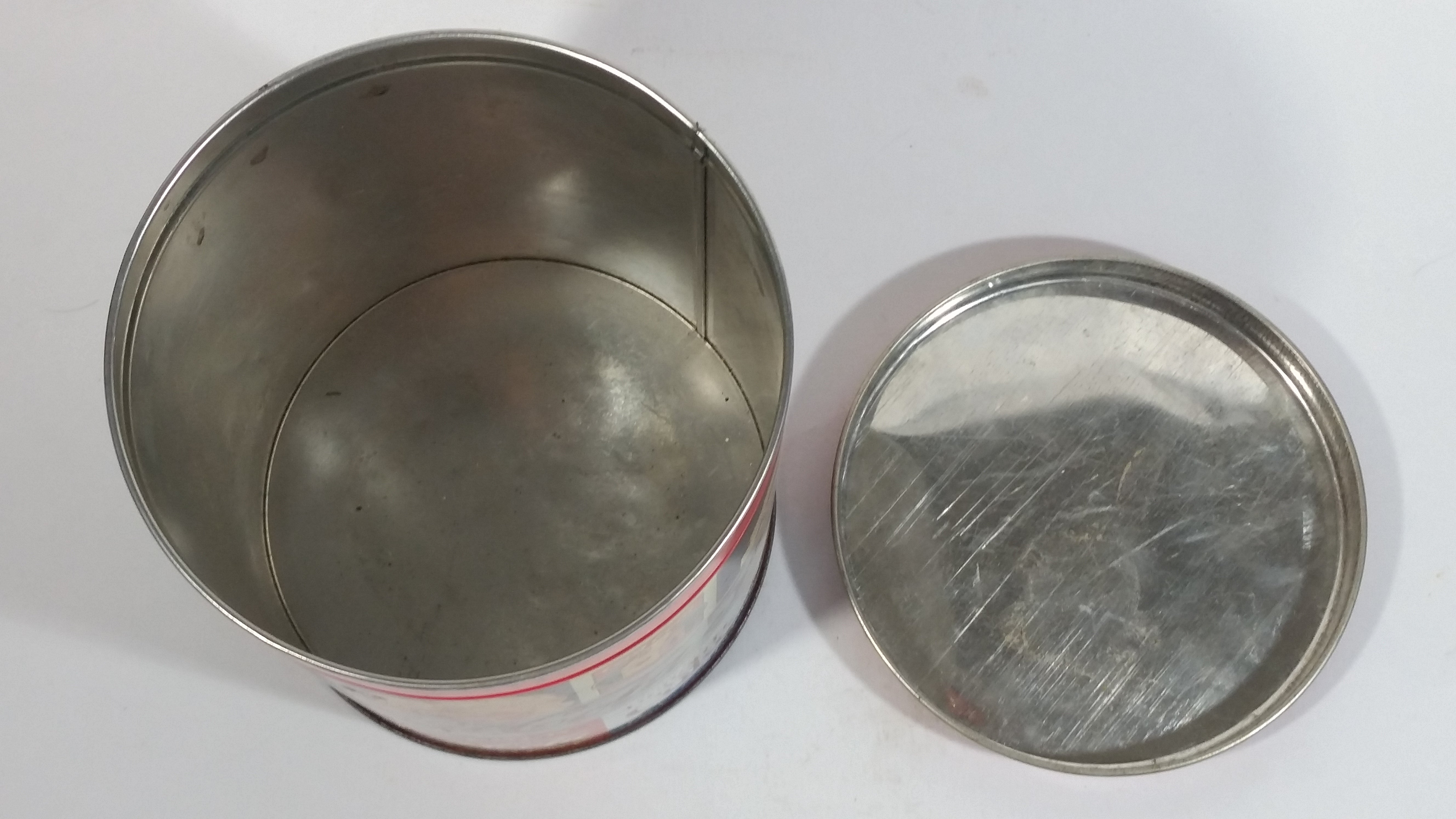 1993 Coca-Cola Coke Soda Pop Carriage Trade Mini Twist Pretzels Nostalgic Tin Beverage Advertising Collectible 10
