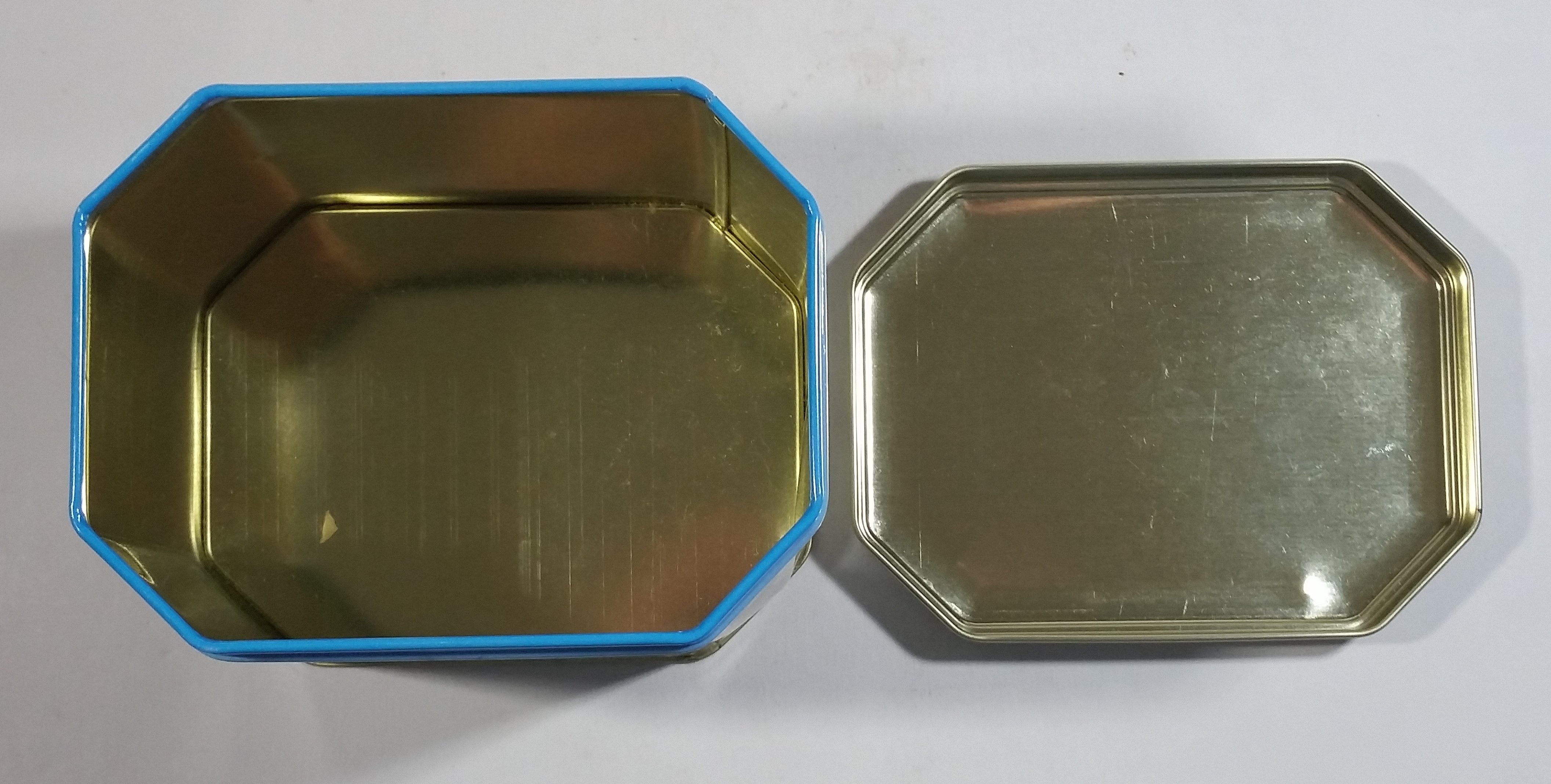 Cadbury's Festive Canisters Caramilk Fudge Chocolate Bar Snack Metal Tin Collectible 11