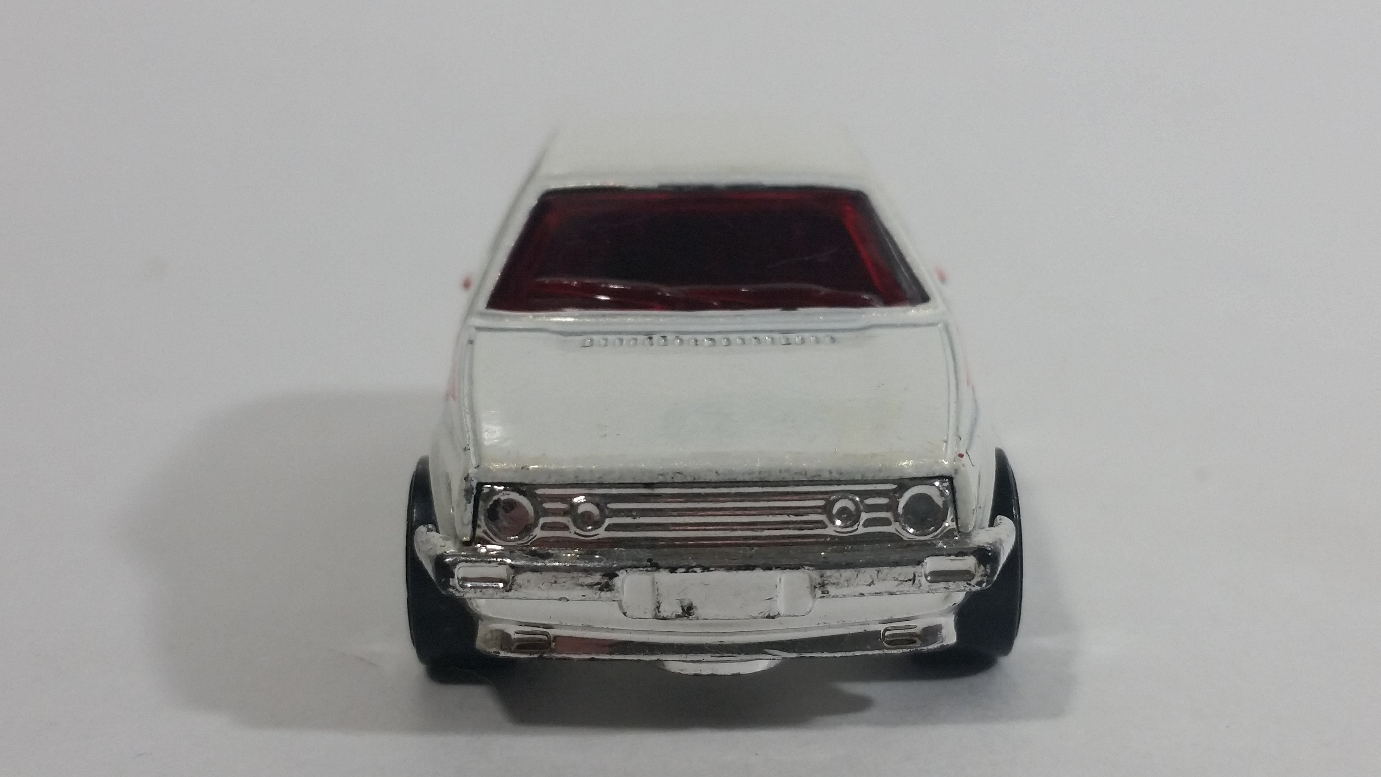 2009 Hot Wheels VW Golf GTI White Die Cast Toy Car Vehicle 3