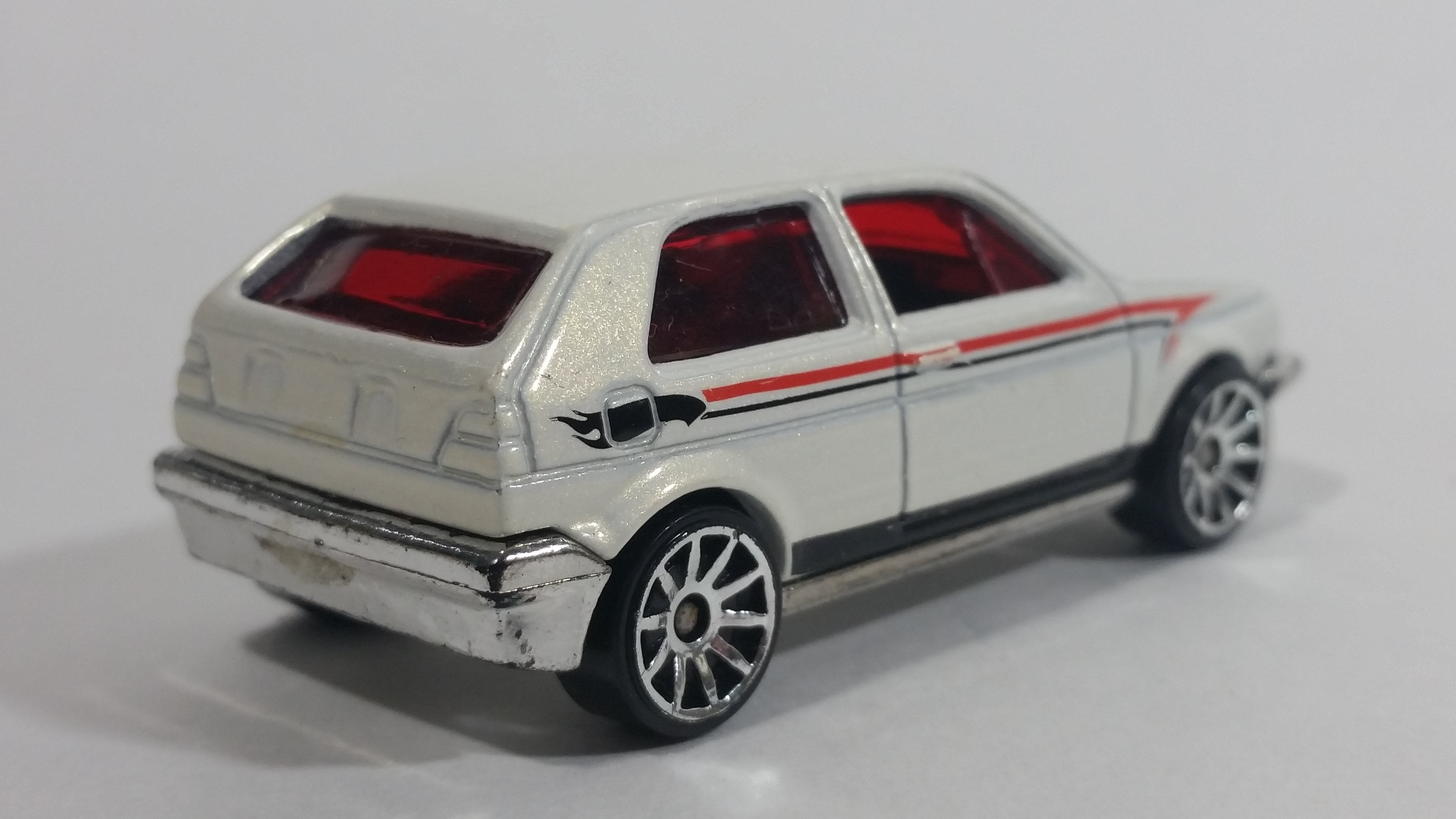 2009 Hot Wheels VW Golf GTI White Die Cast Toy Car Vehicle 6