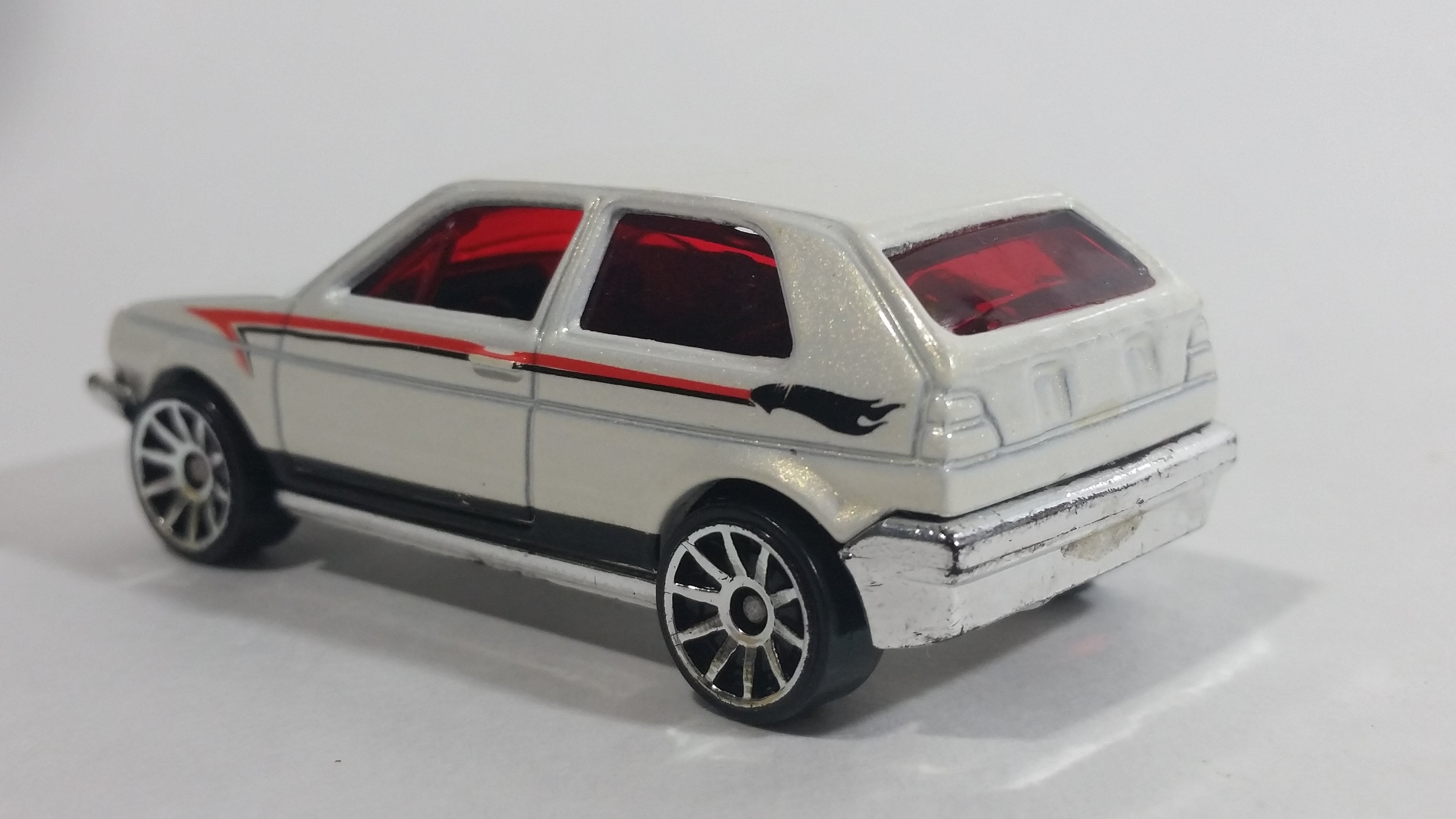 2009 Hot Wheels VW Golf GTI White Die Cast Toy Car Vehicle 8