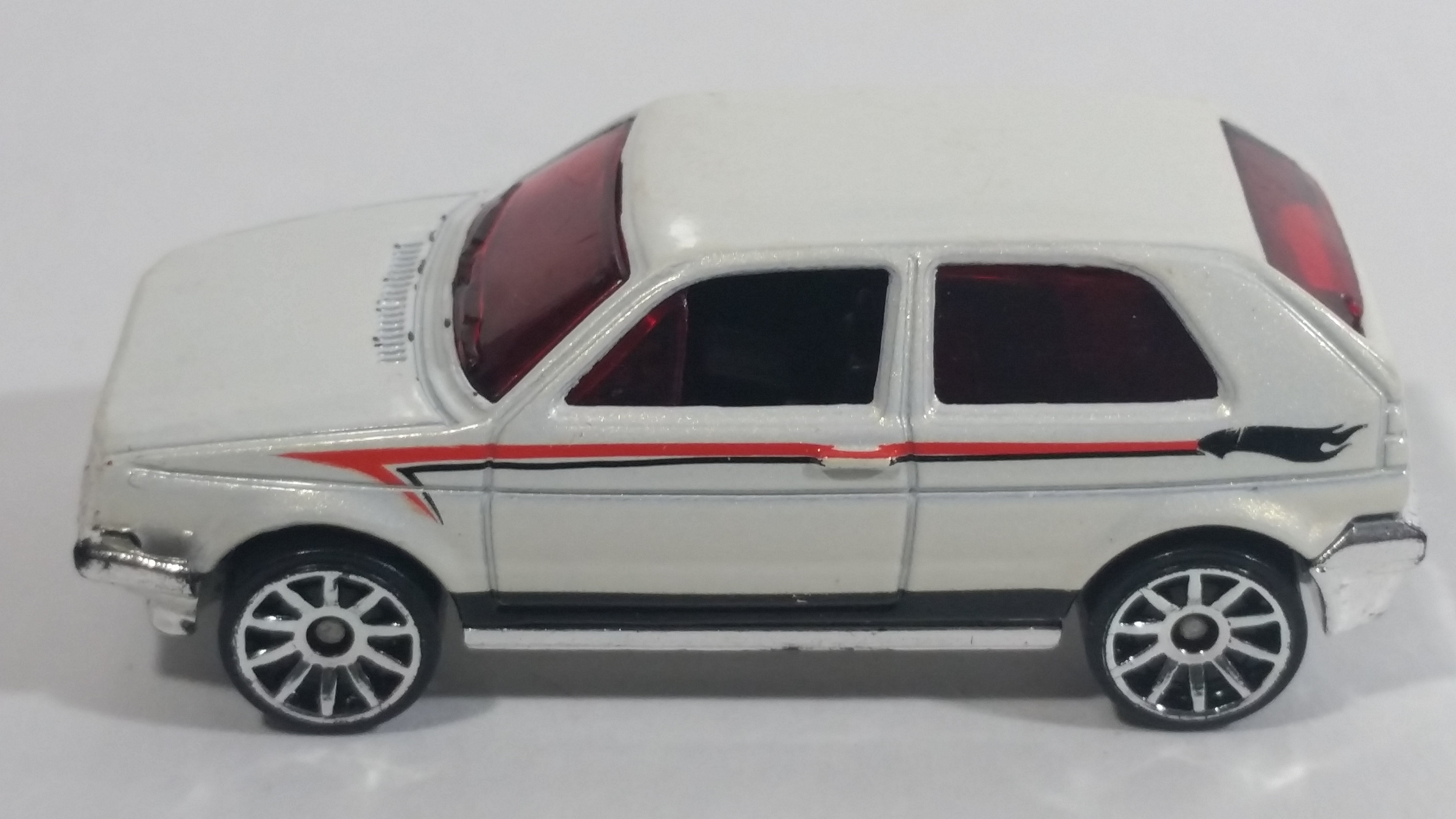 2009 Hot Wheels VW Golf GTI White Die Cast Toy Car Vehicle 9