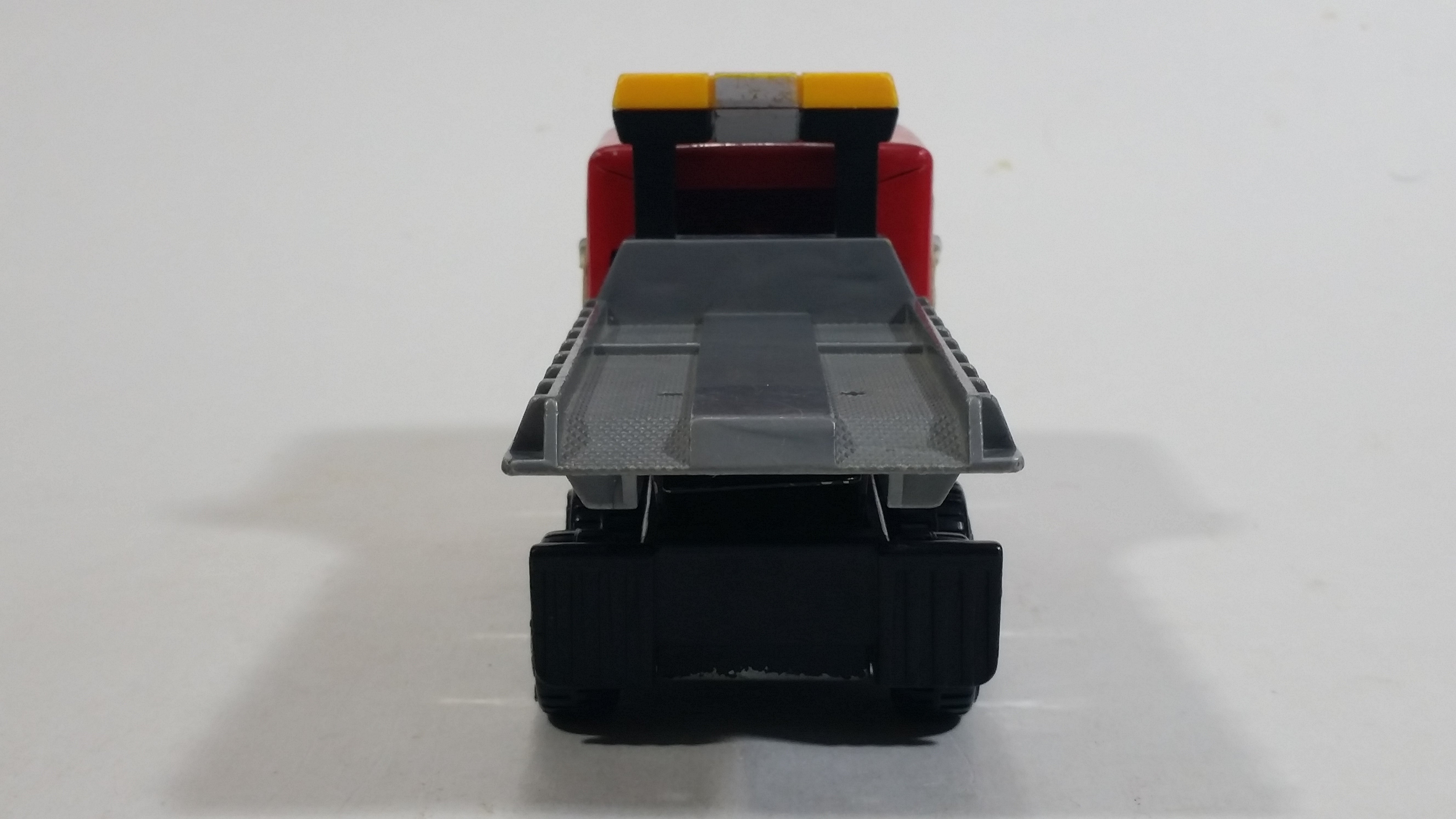 Vintage 1980 Buddy L Mack Semi Good Year #7 Flatbed Tow Truck Red and Grey Pressed Steel and Plastic Toy Car Wrecking Salvage Vehicle - Macau 10