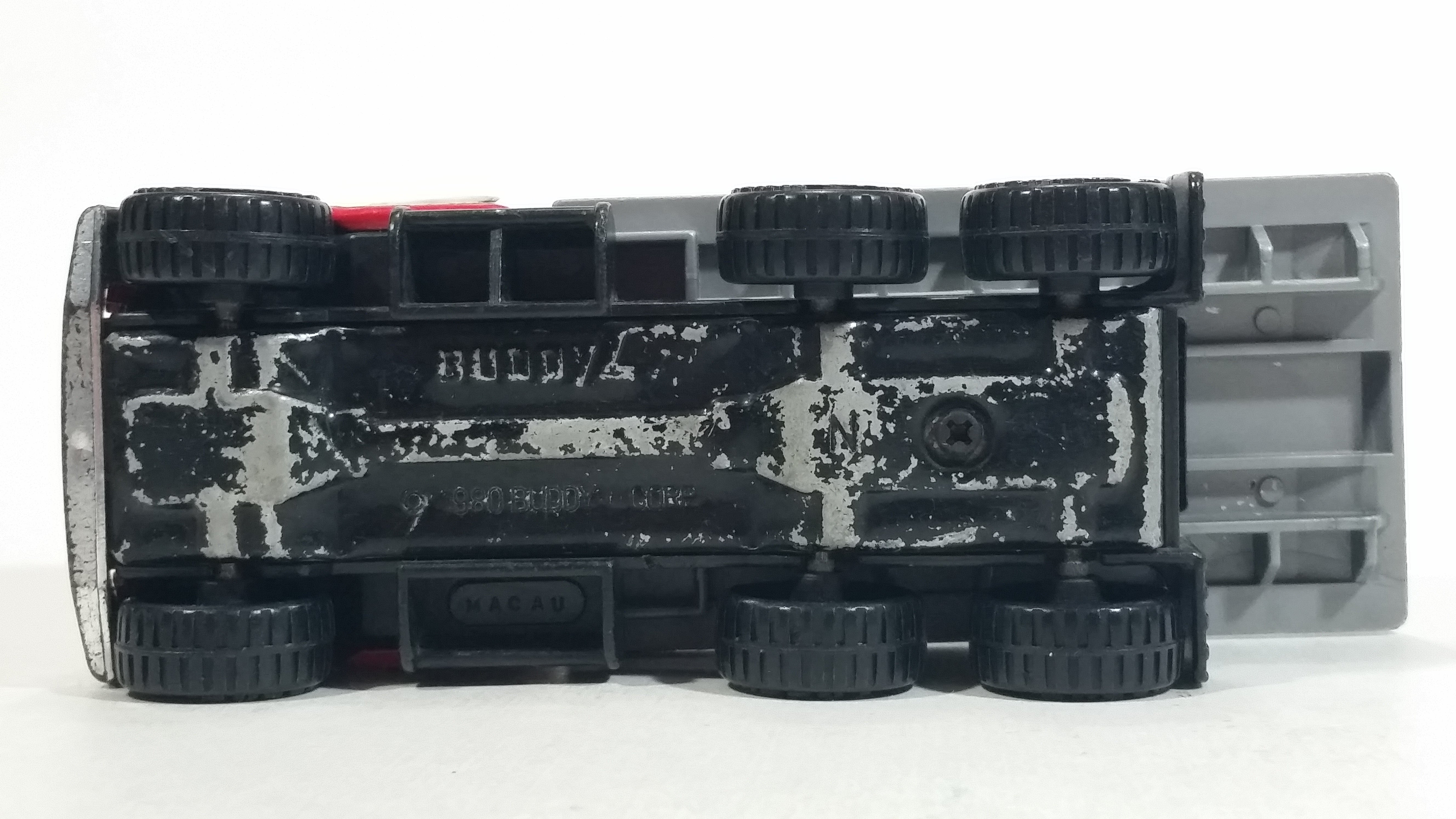Vintage 1980 Buddy L Mack Semi Good Year #7 Flatbed Tow Truck Red and Grey Pressed Steel and Plastic Toy Car Wrecking Salvage Vehicle - Macau 17