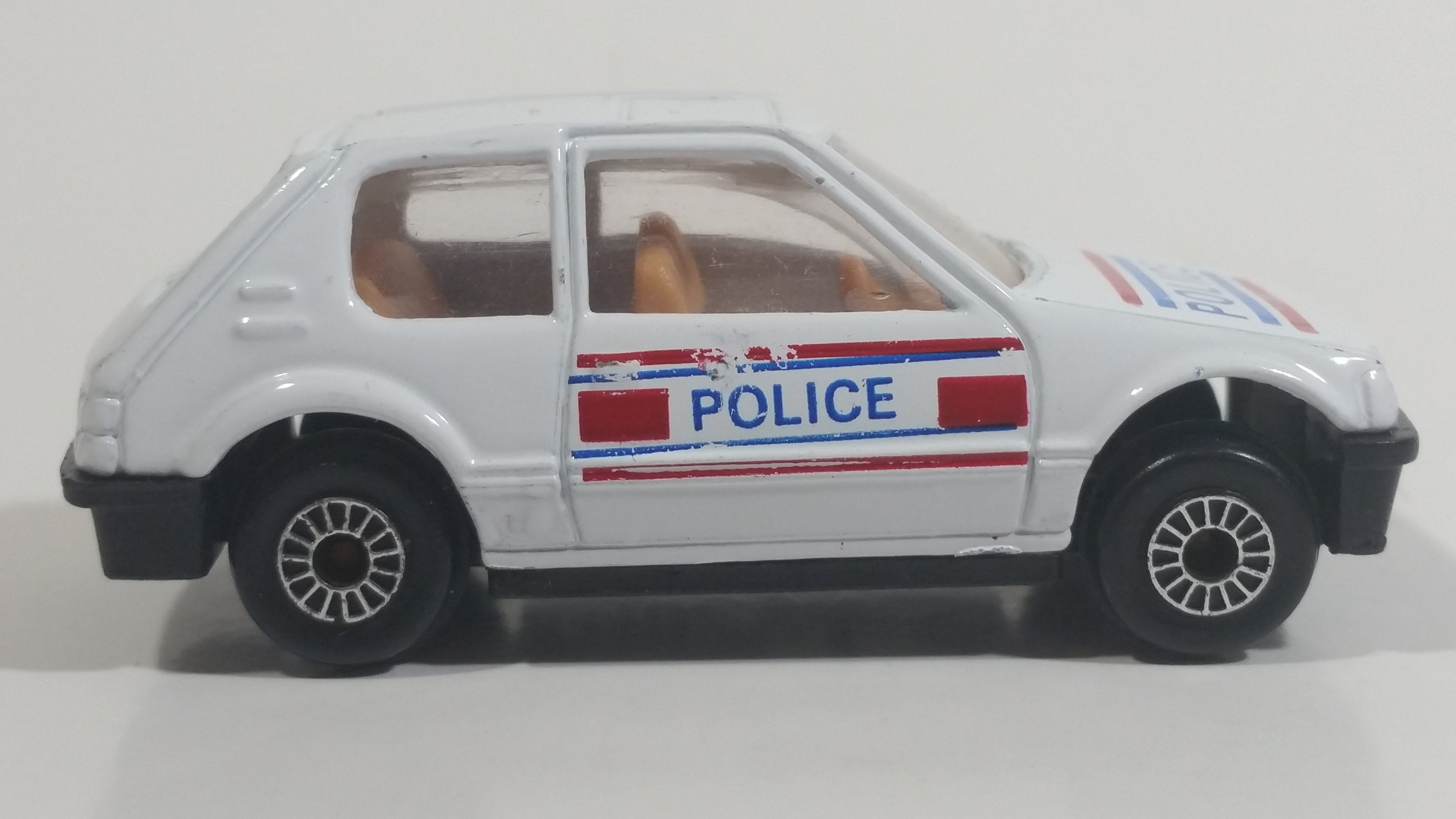 Very Rare HTF Sohbi Volkswagen VW Golf Police Cop White Die Cast Toy Car Emergency Rescue Vehicle 5