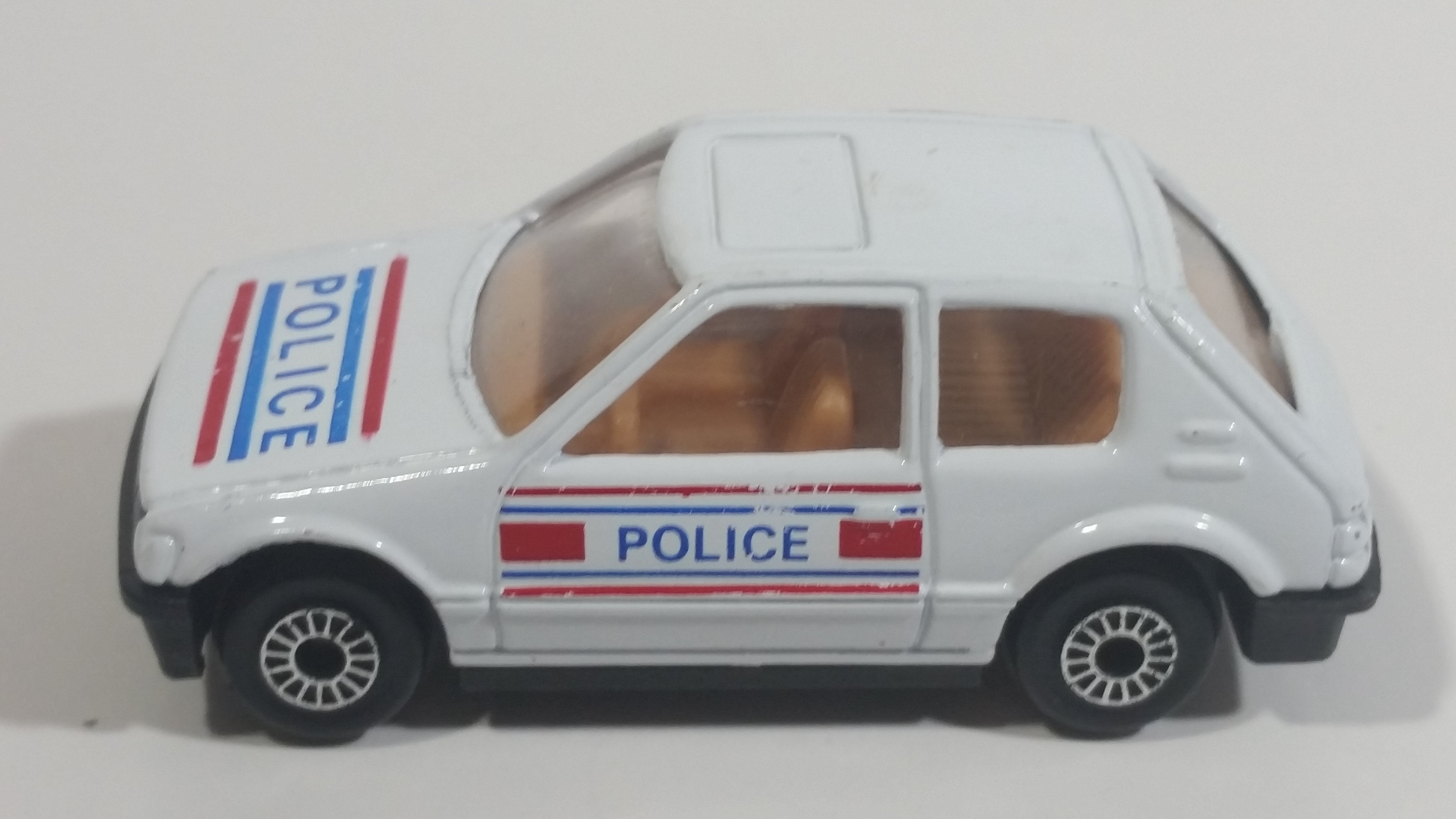 Very Rare HTF Sohbi Volkswagen VW Golf Police Cop White Die Cast Toy Car Emergency Rescue Vehicle 9