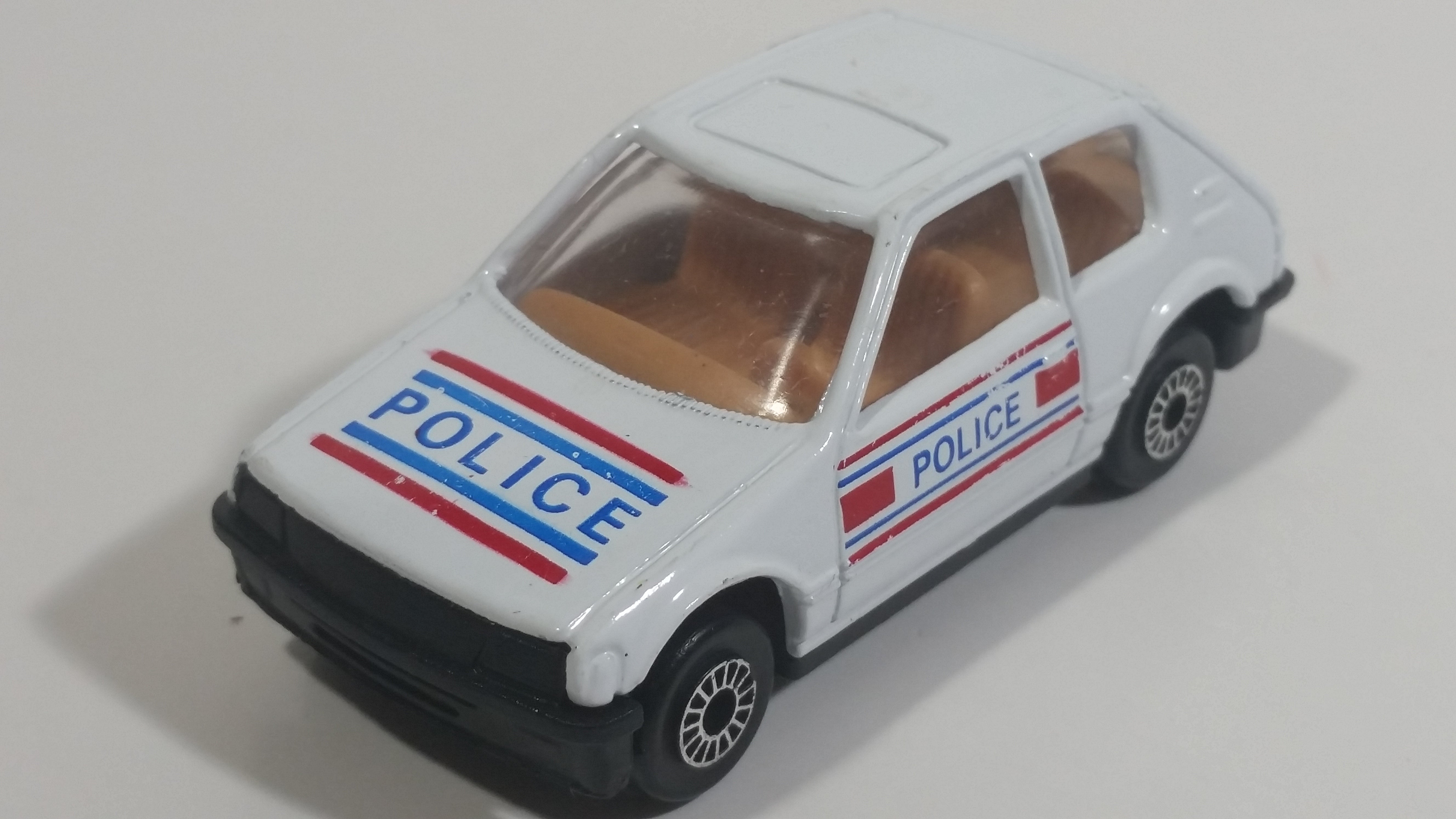 Very Rare HTF Sohbi Volkswagen VW Golf Police Cop White Die Cast Toy Car Emergency Rescue Vehicle 10