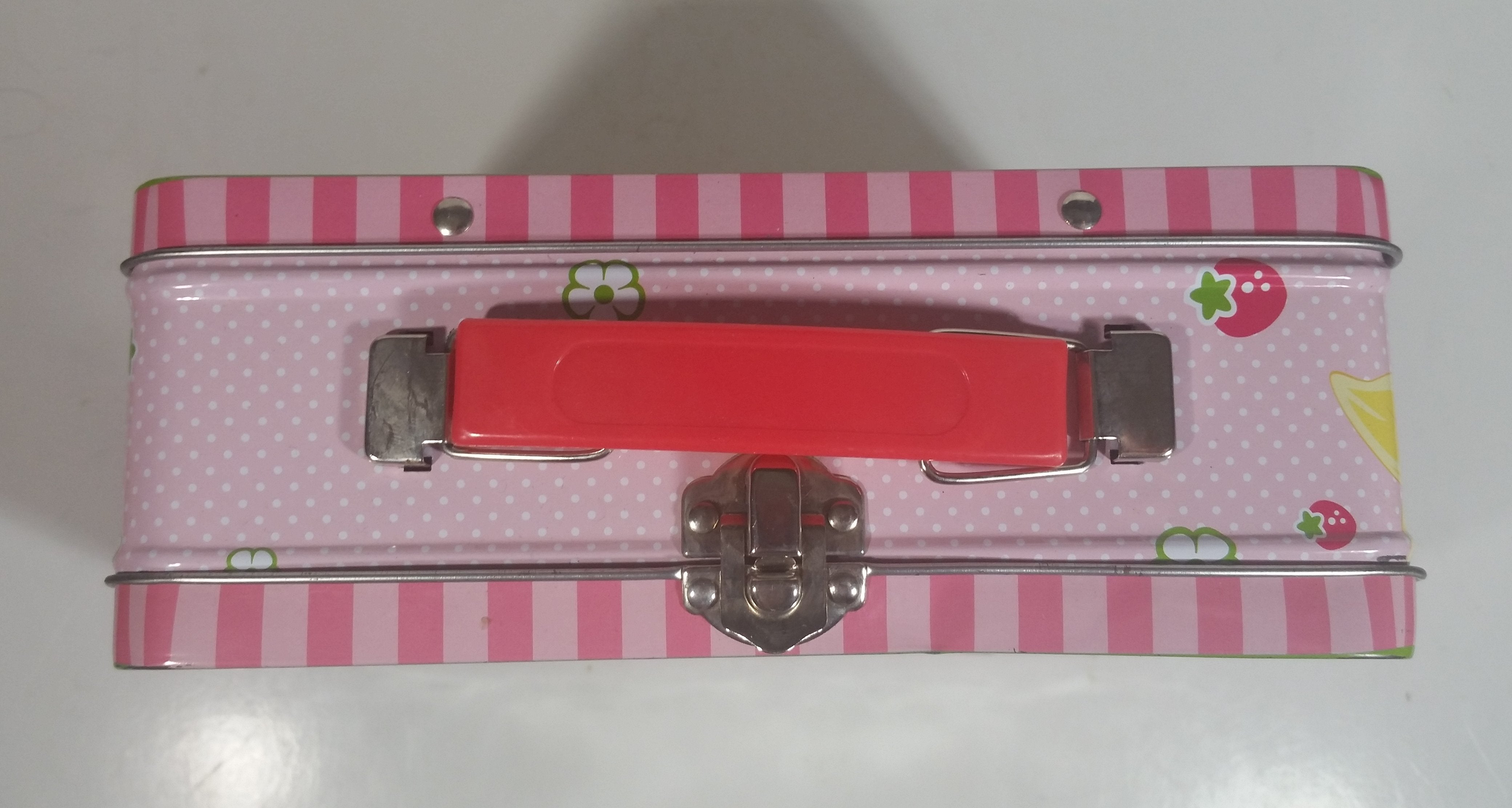 2012 American Greetings Strawberry Short cake Embossed Pink and Green Tin Metal Lunch Box 9