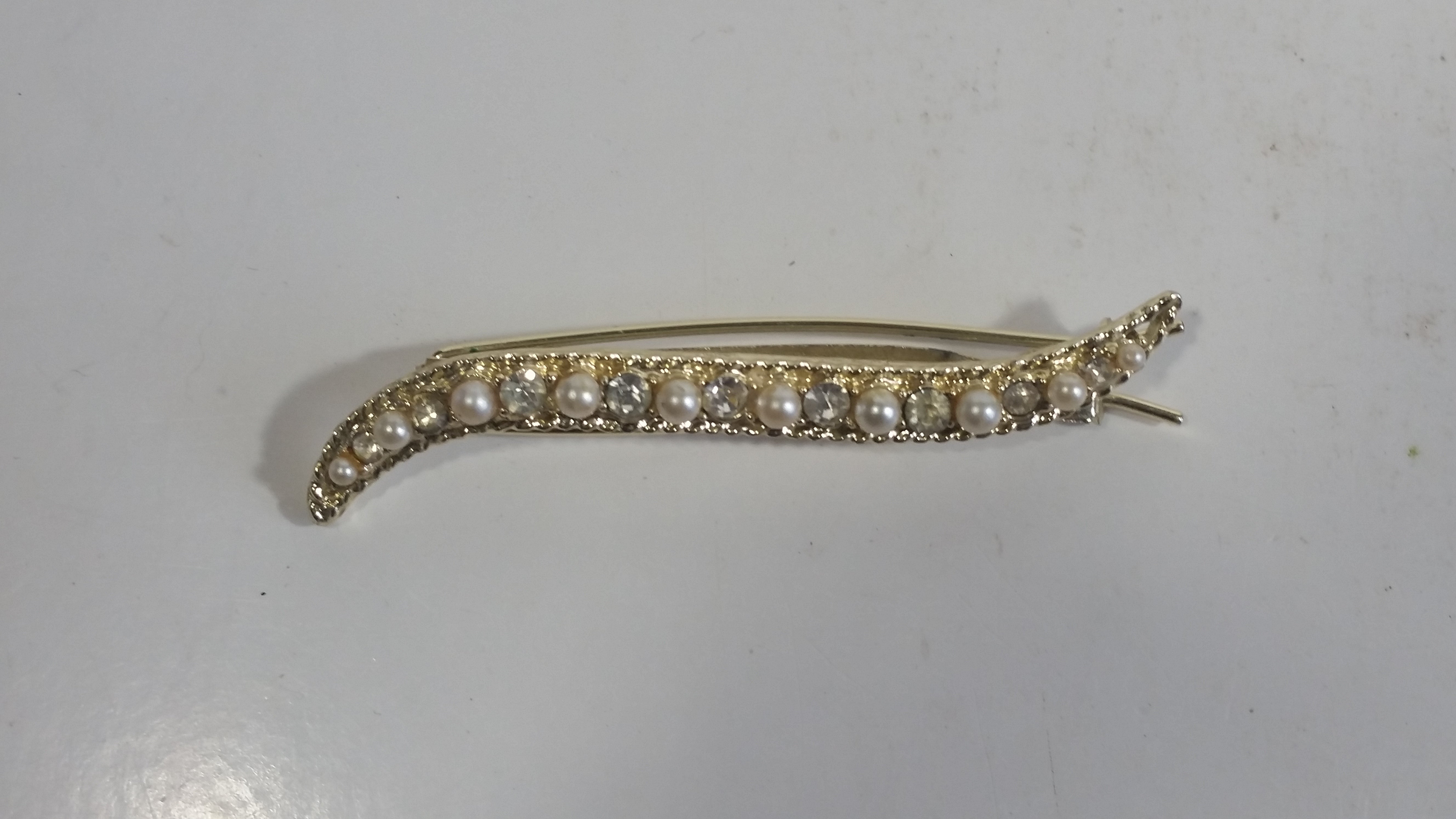 Clear Rhinestone and Faux Pearl Gold Tone Costume Jewelry Brooch 3
