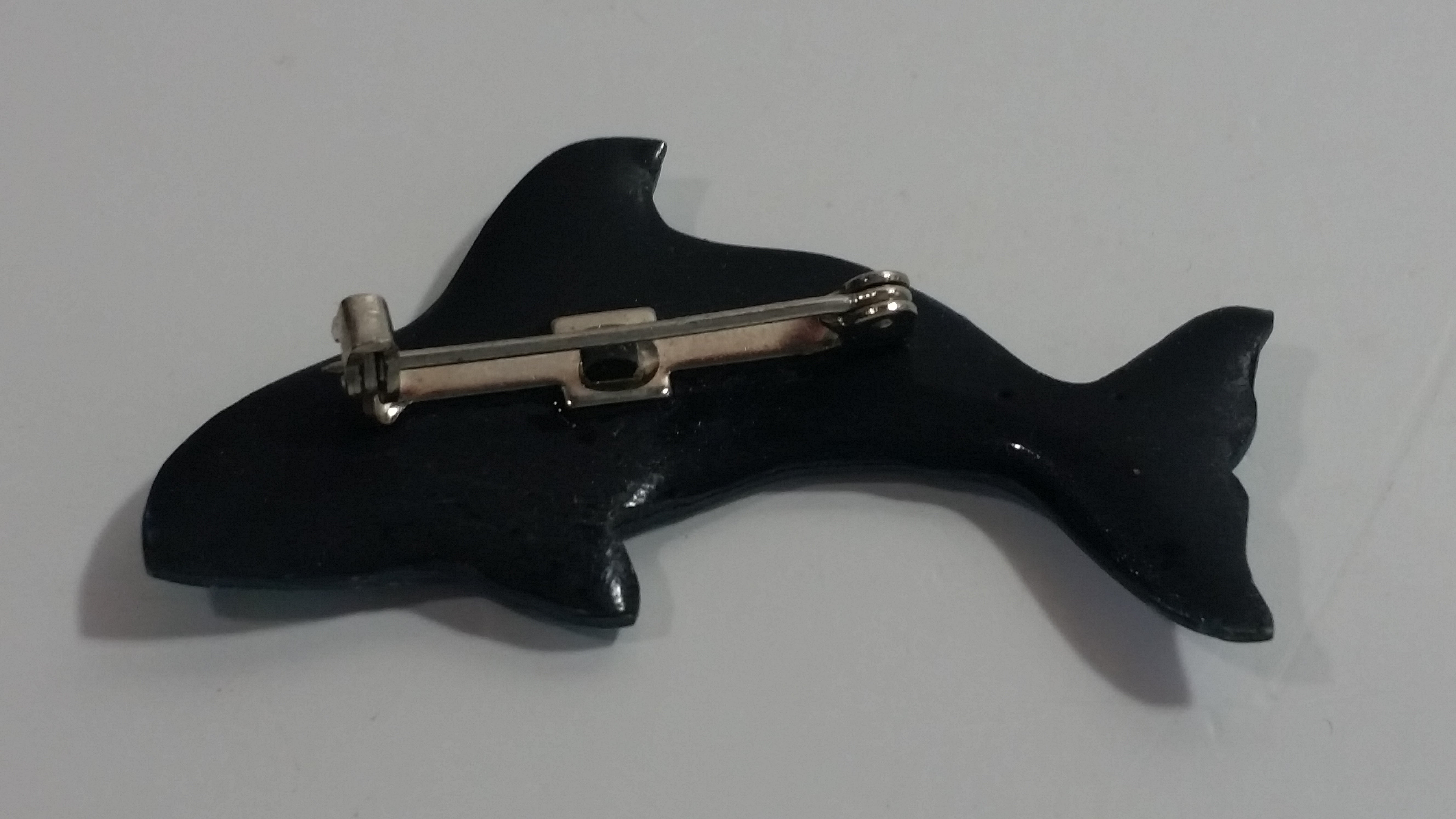 Mother of Pearl Dolphin Shaped Brooch Pin 4