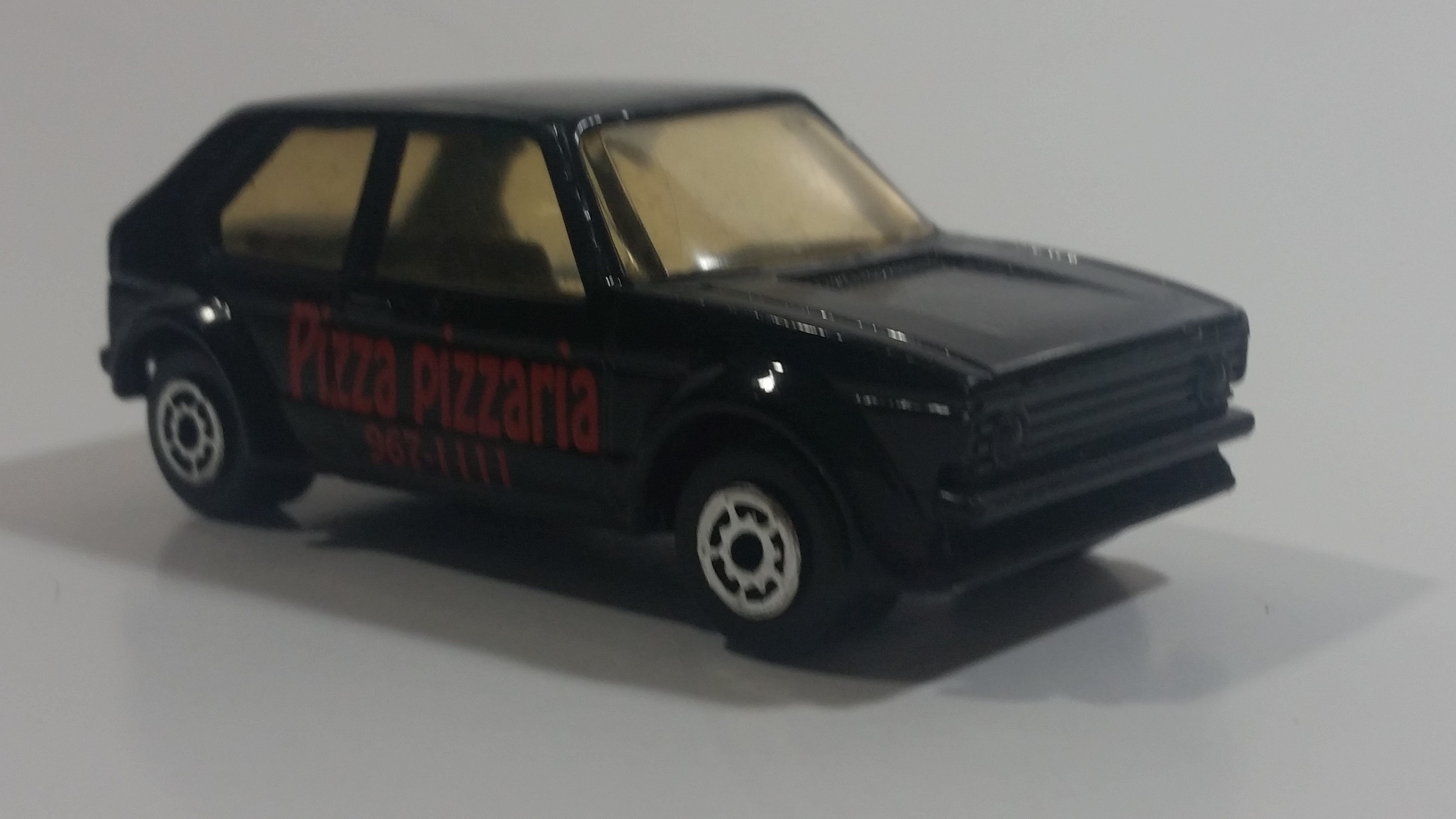 Maisto VW Golf GTI Pizza Pizzaria 967-1111 Black Die Cast Toy Car Vehicle 3