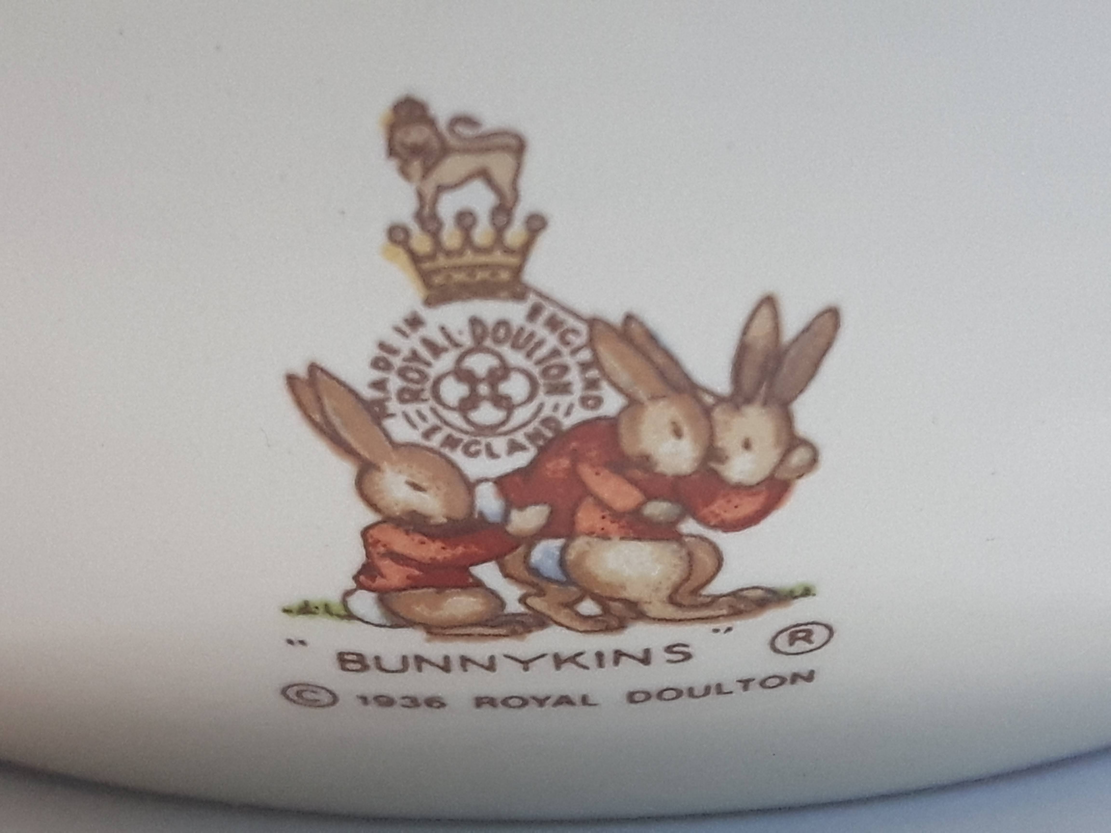 Vintage Royal Doulton Bunnykins Round Ceramic Coin Bank 14