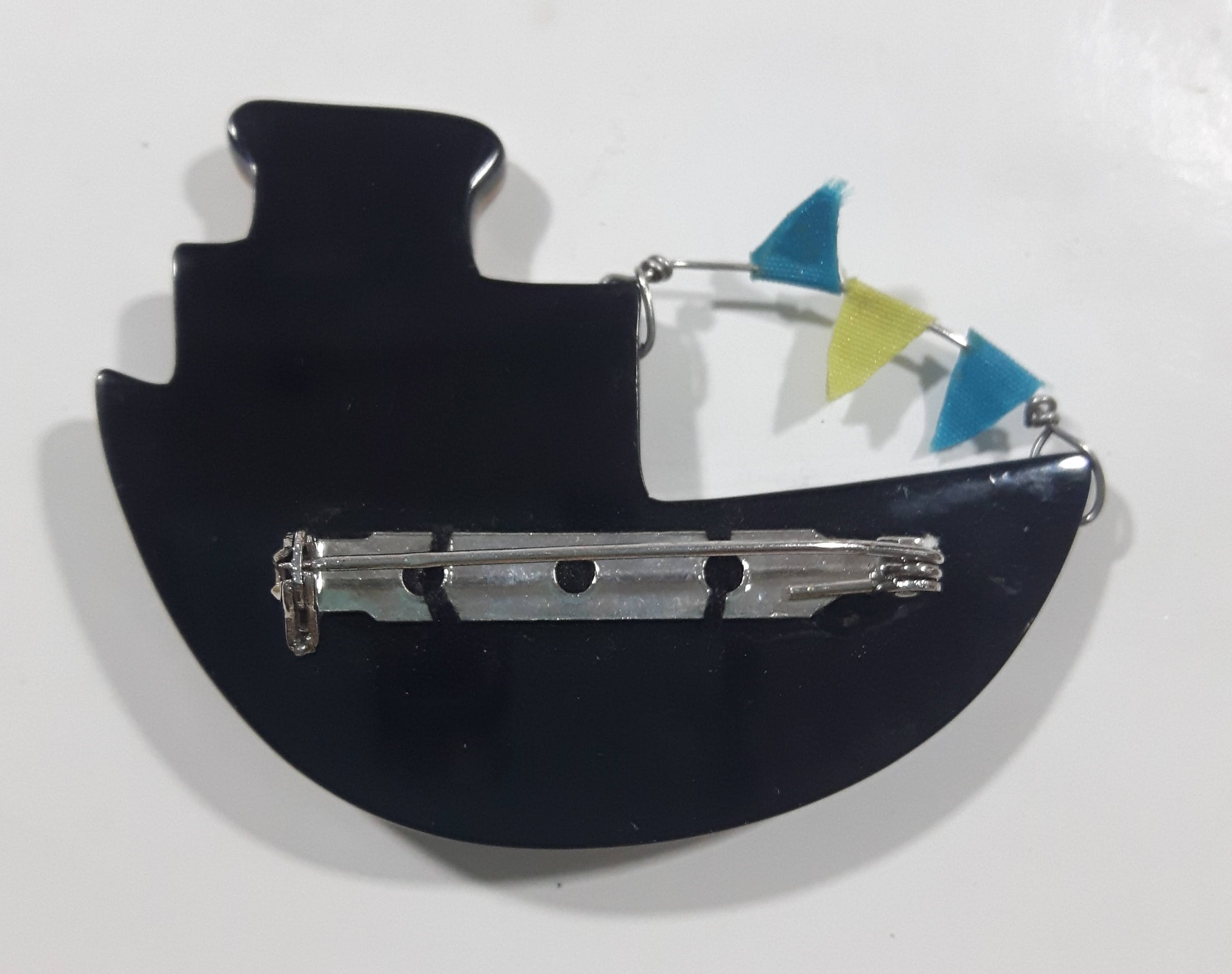 Wood and Clear Resin Boat Shaped Brooch Pin 2