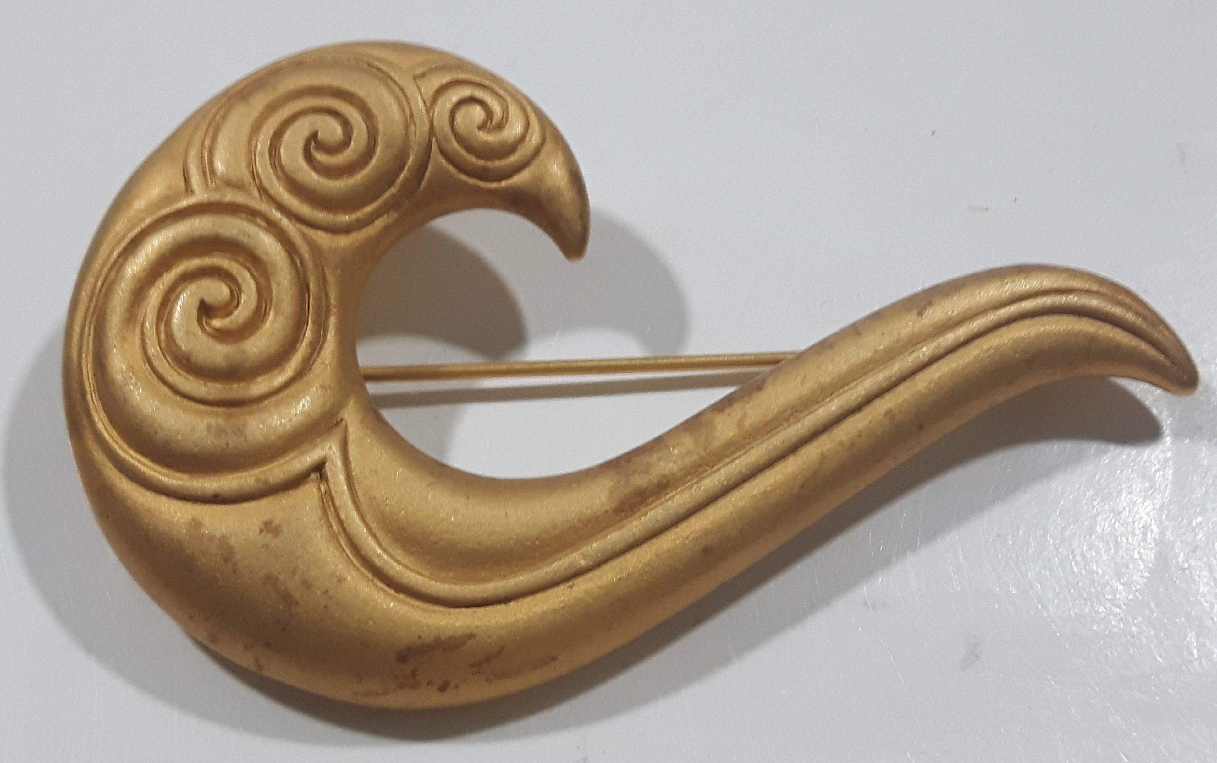 Swirl Pattern Music Note Style Golden Tone Metal Brooch Pin 2