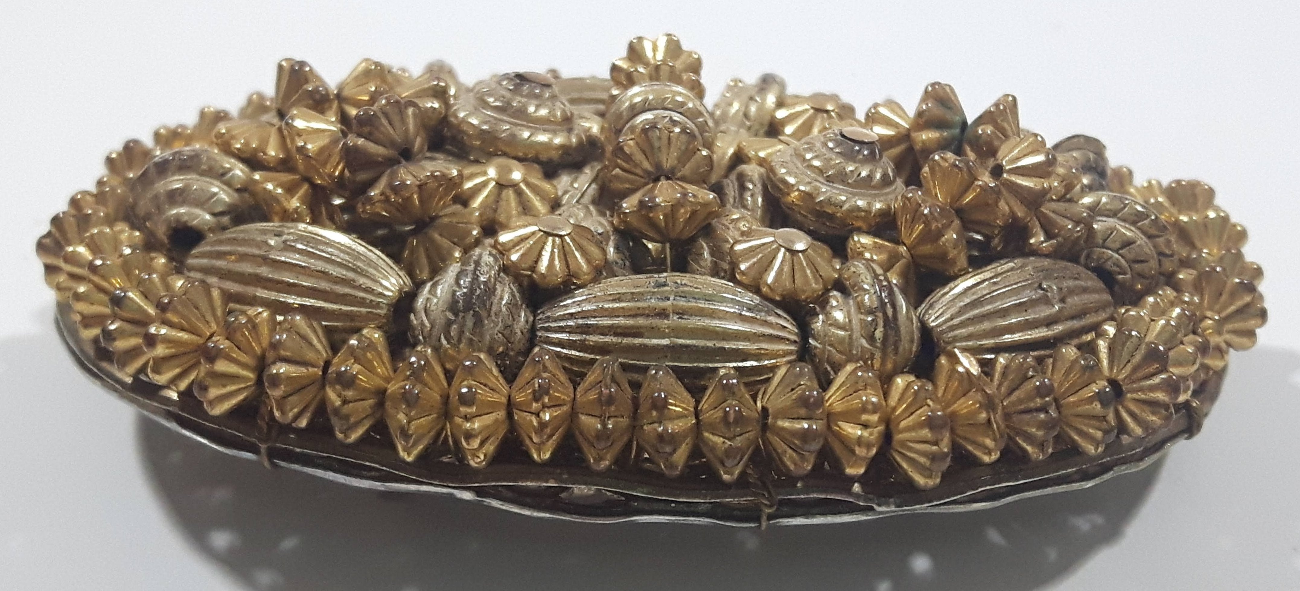 Vintage Oval Shaped Gold Tone and Brass Tone Bead Metal Brooch Pin 5