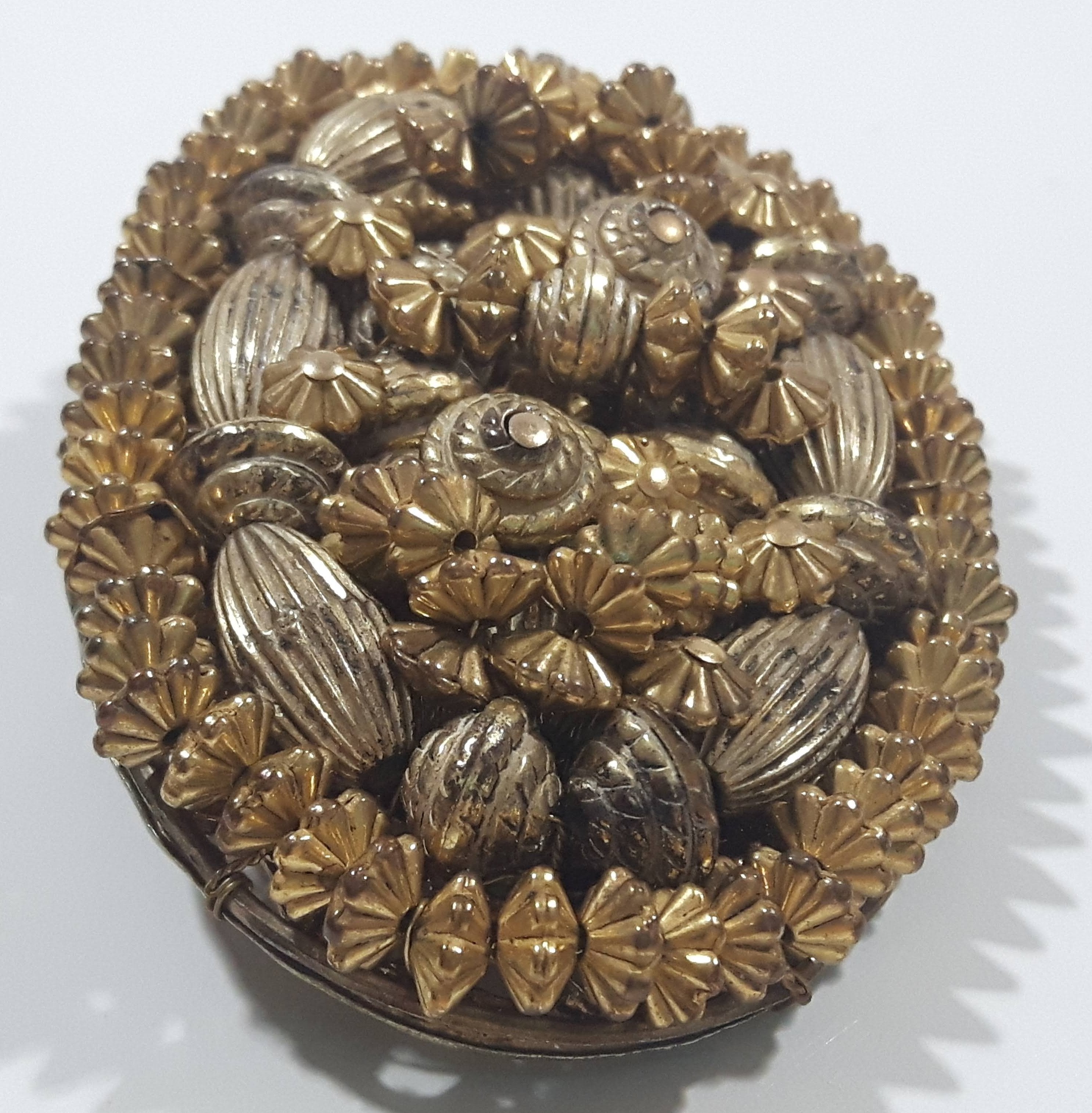 Vintage Oval Shaped Gold Tone and Brass Tone Bead Metal Brooch Pin 6