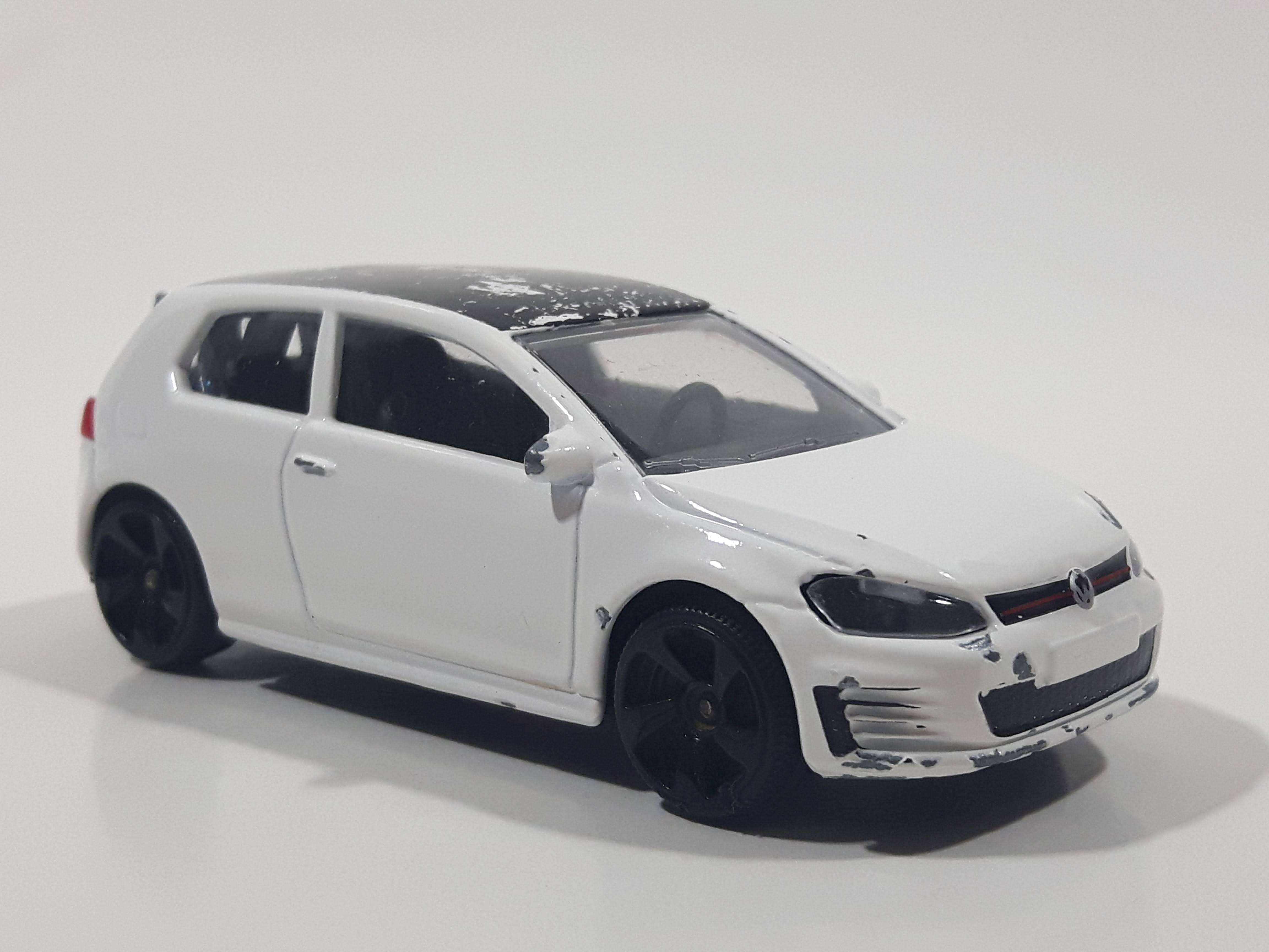 Majorette VW Golf GTI White 1/64 Scale Die Cast Toy Car Vehicle with Opening Rear Hatch 3