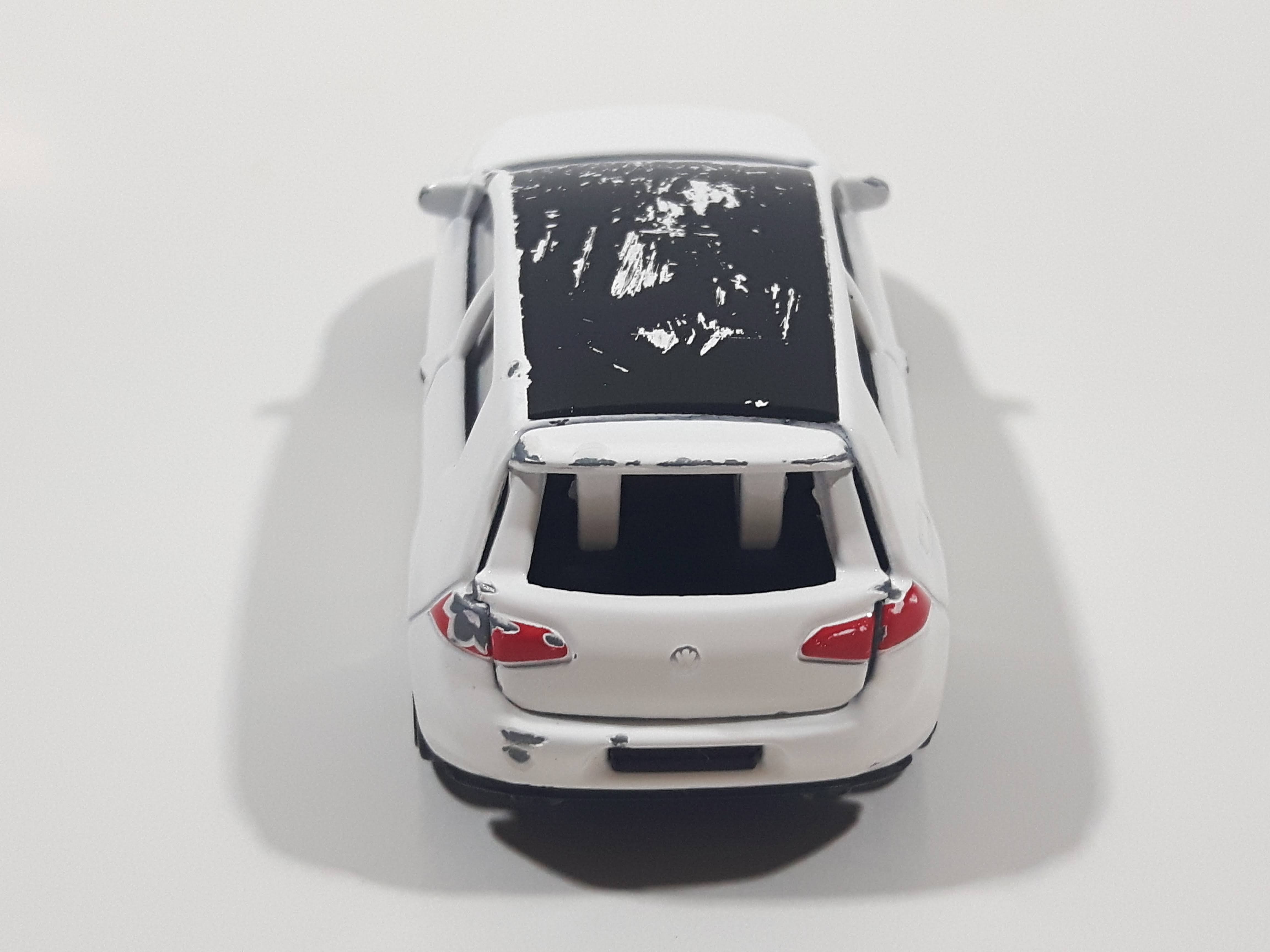Majorette VW Golf GTI White 1/64 Scale Die Cast Toy Car Vehicle with Opening Rear Hatch 12