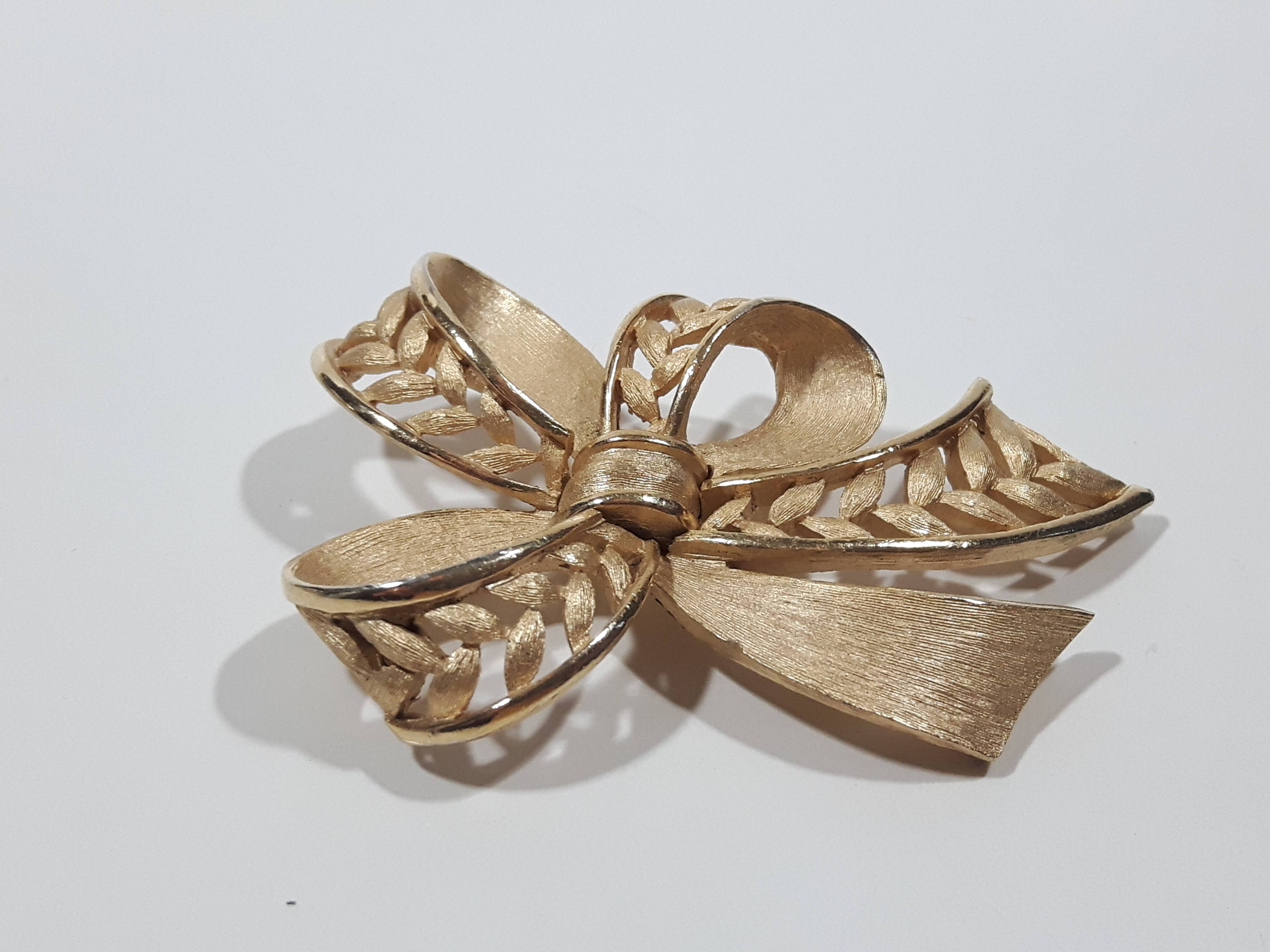 Twisted Ribbon Shaped 1 1/2" x 2 3/4" Metal Brooch Pin 5