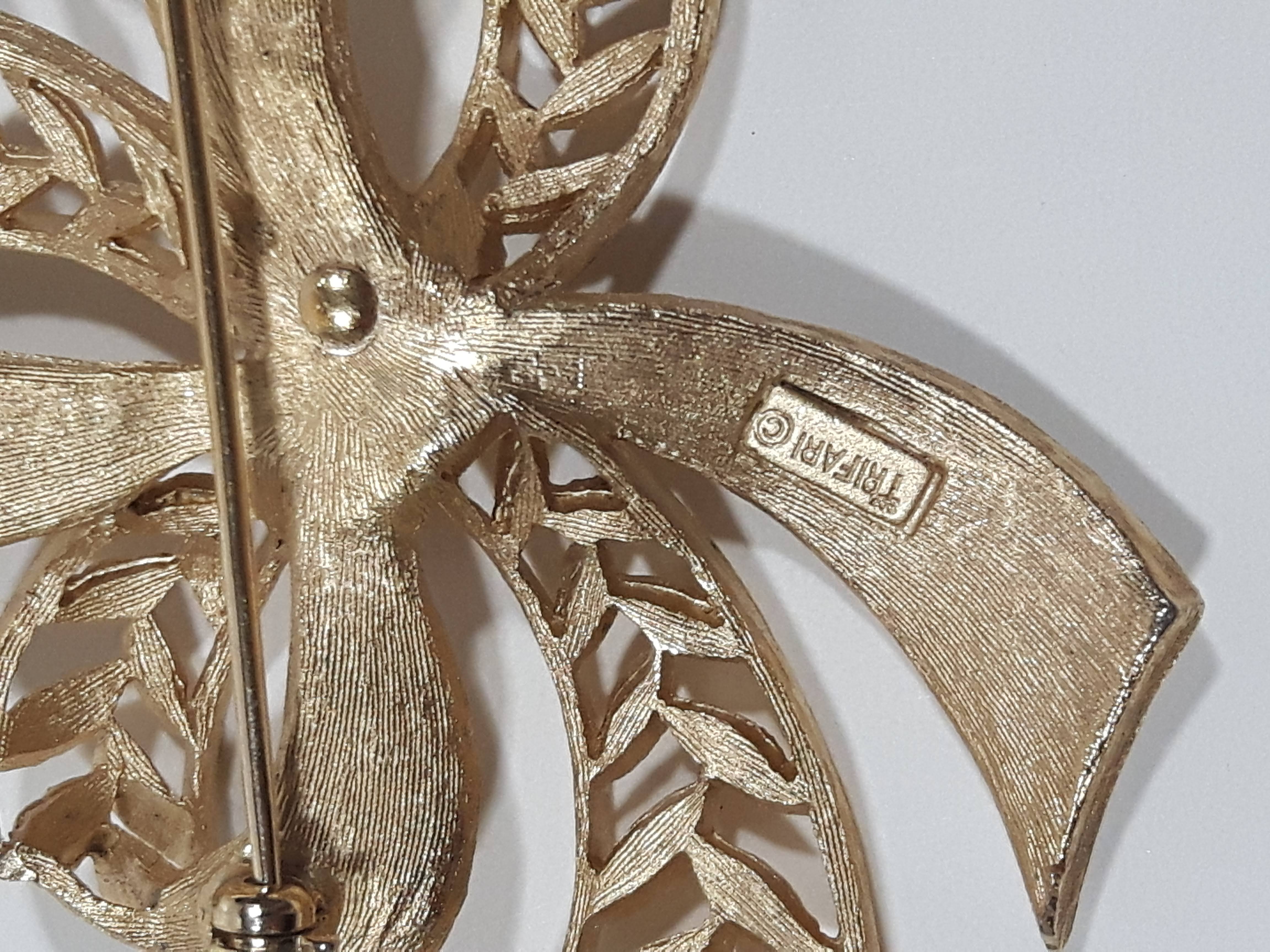 Twisted Ribbon Shaped 1 1/2" x 2 3/4" Metal Brooch Pin 7