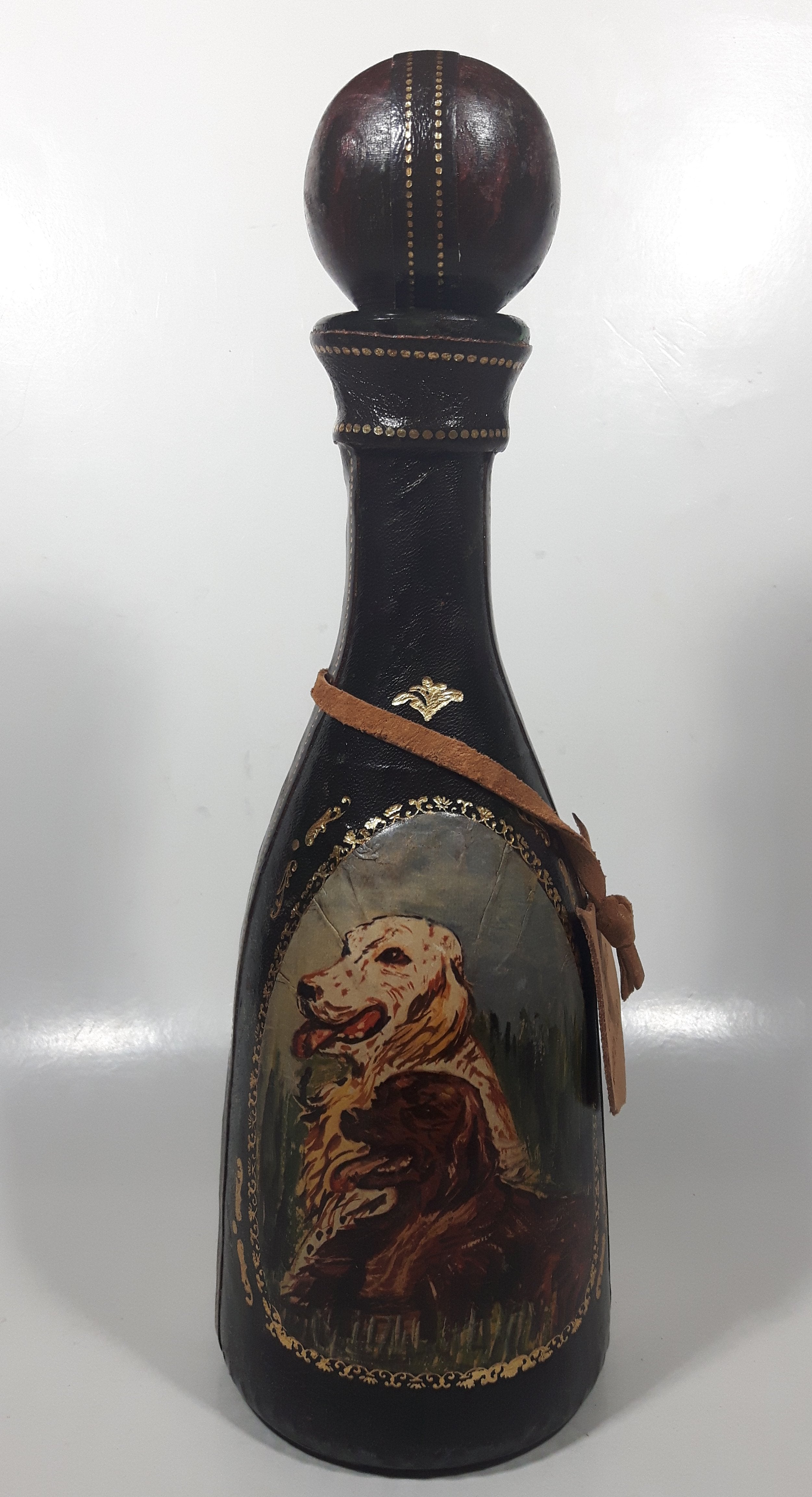 Vintage Eaton Real Leather Hand Made in Italy Hunting Dog Scenes 12 1/4" Tall Leather Wrapped Glass Bottle 2