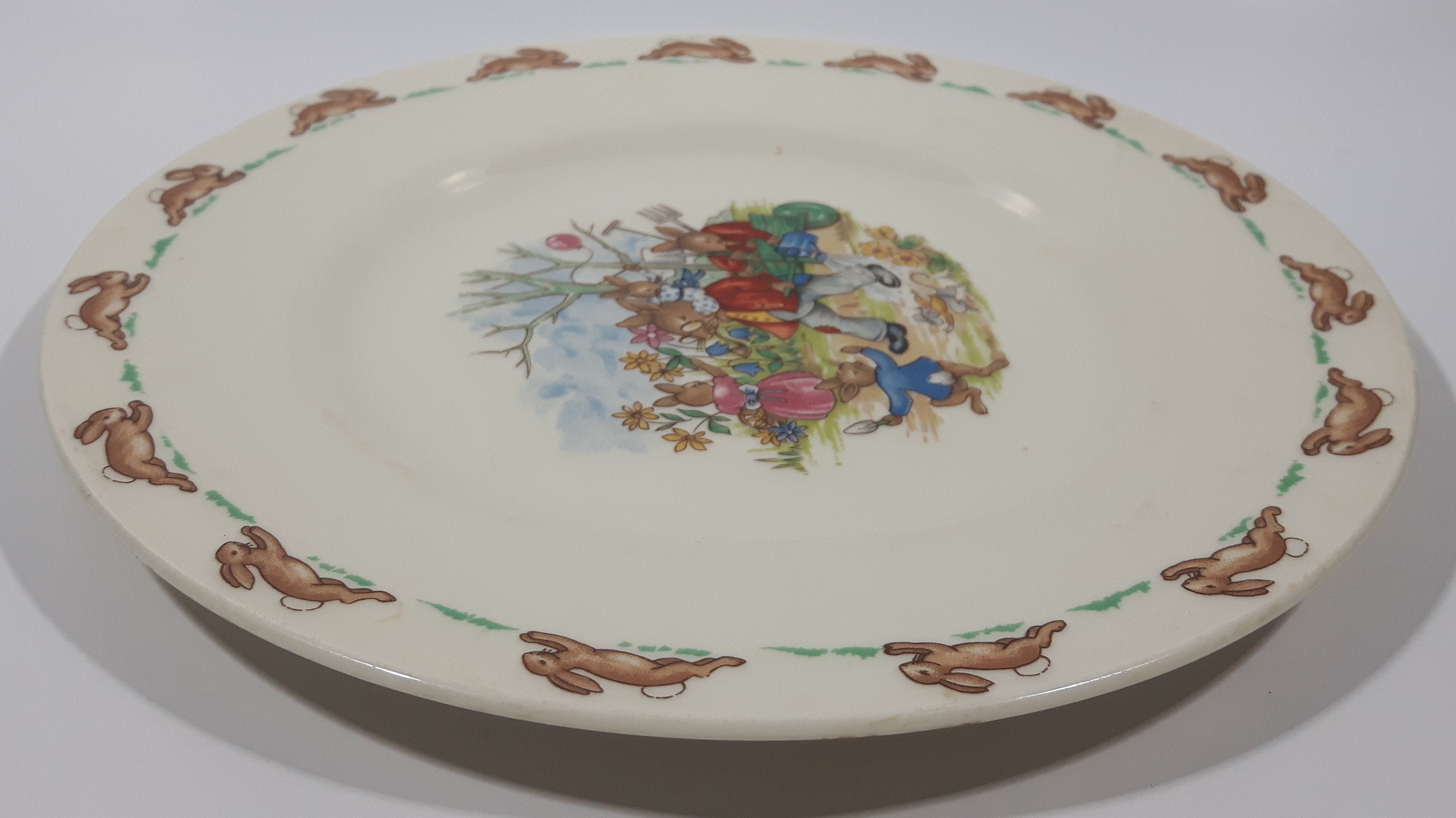 Vintage Royal Doulton Bunnykins "Family Gardening" 8" English Fine Bone China Plate 6