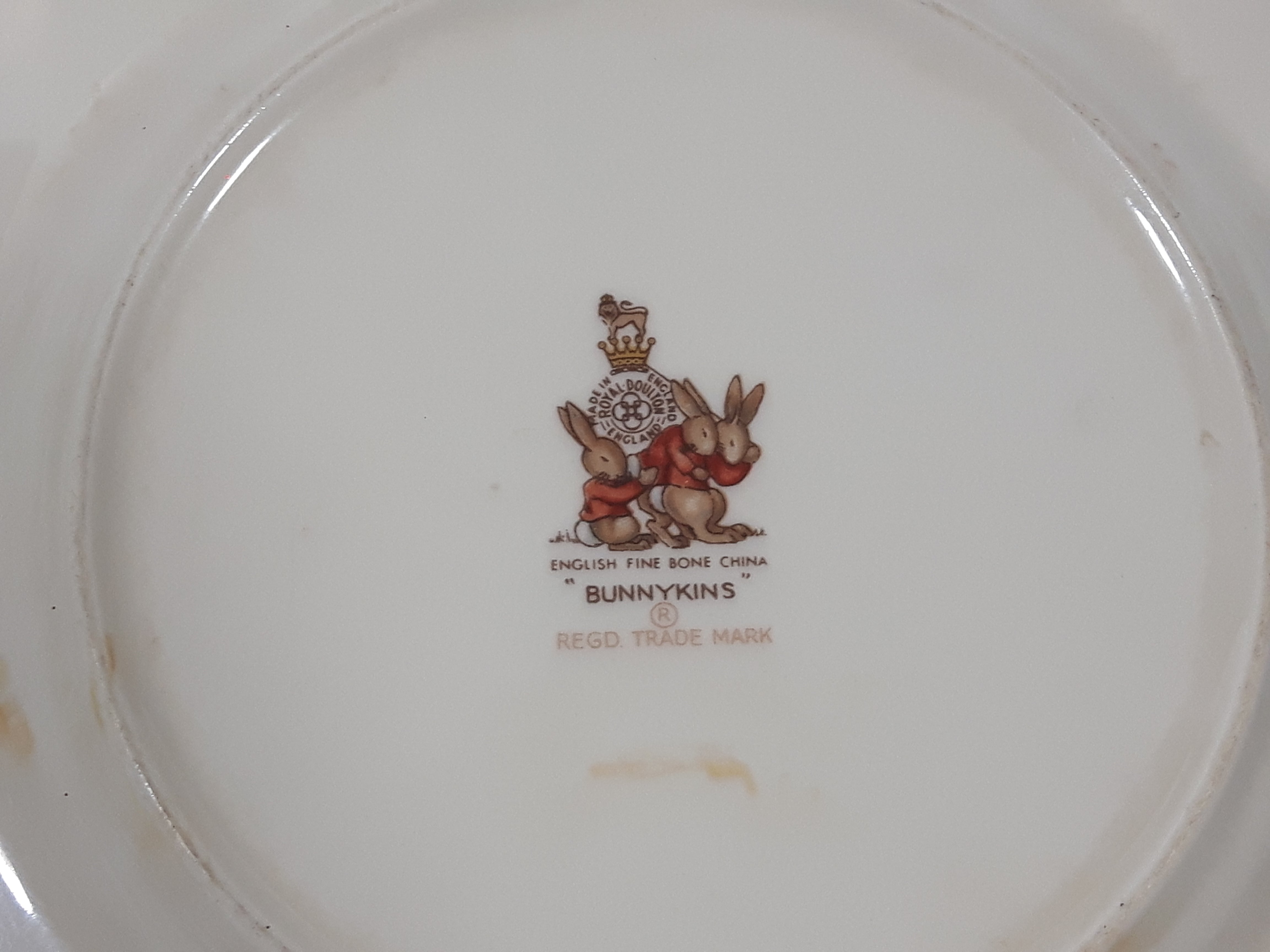Vintage Royal Doulton Bunnykins "Family Gardening" 8" English Fine Bone China Plate 8