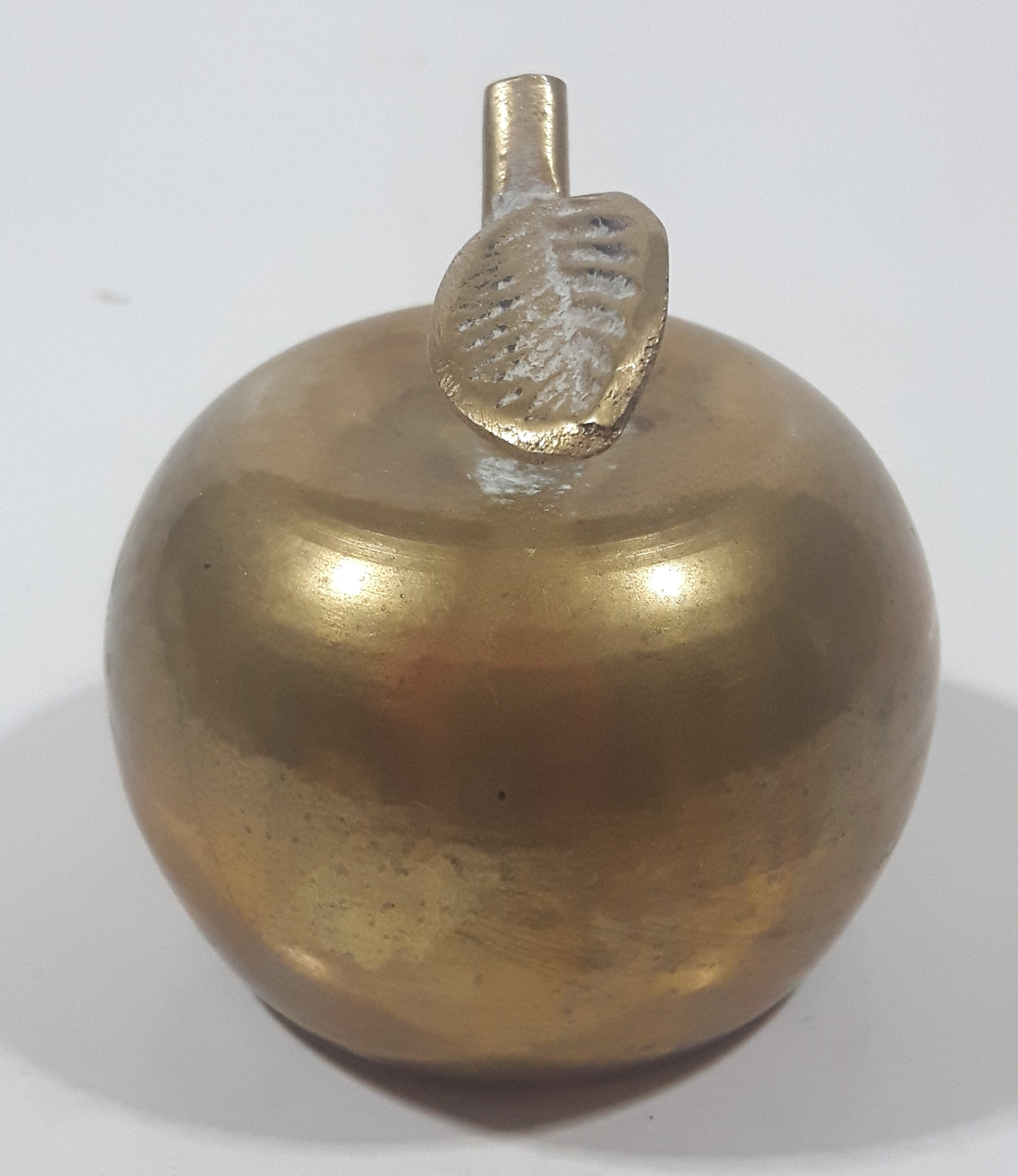 Vintage Brass Metal 2 3/8" Tall Apple with Leaf 2