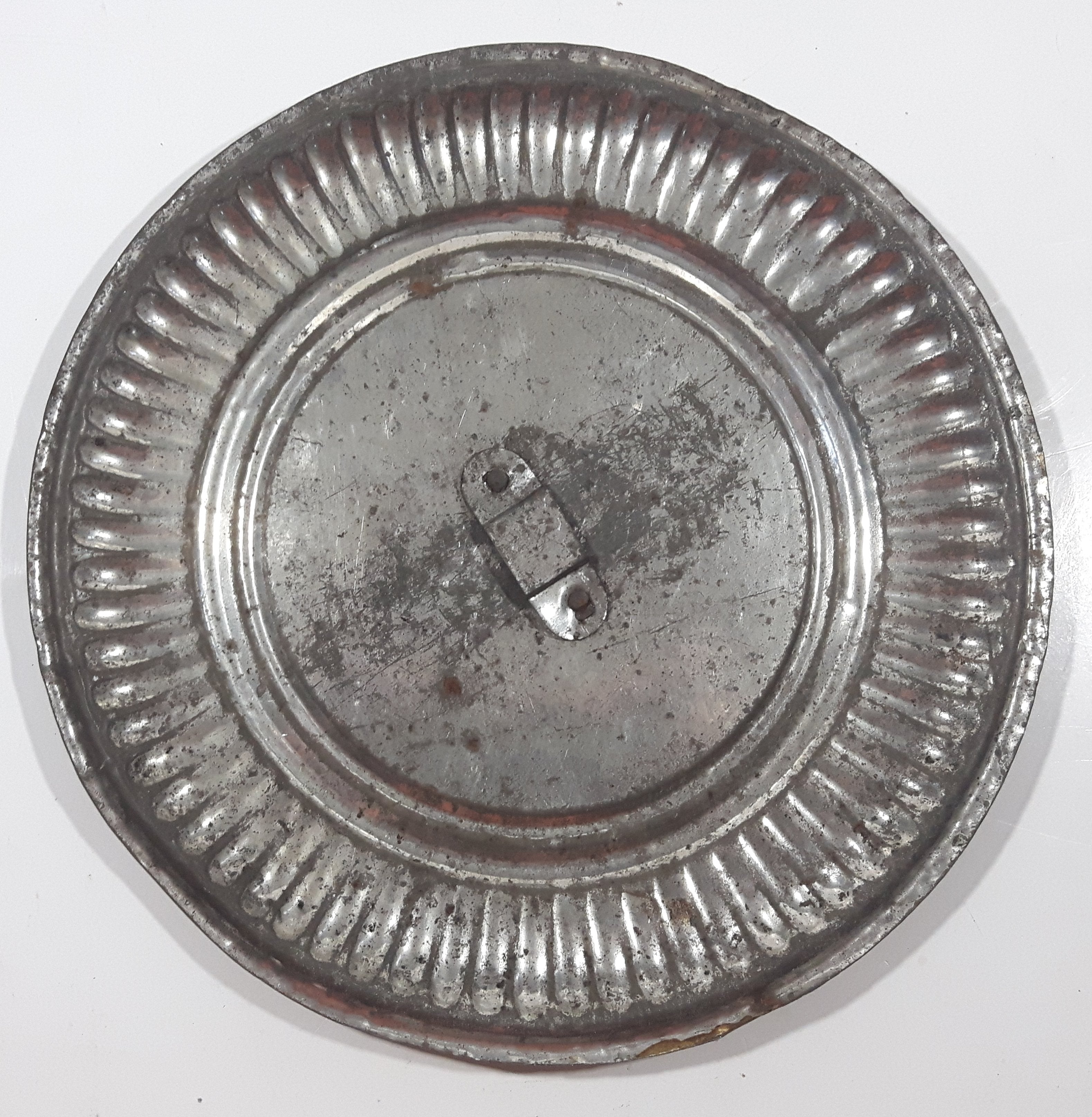 Vintage Queen Victoria Anchor Naval Beach Scene 8 1/8" Brass Toned Metal Plate 7