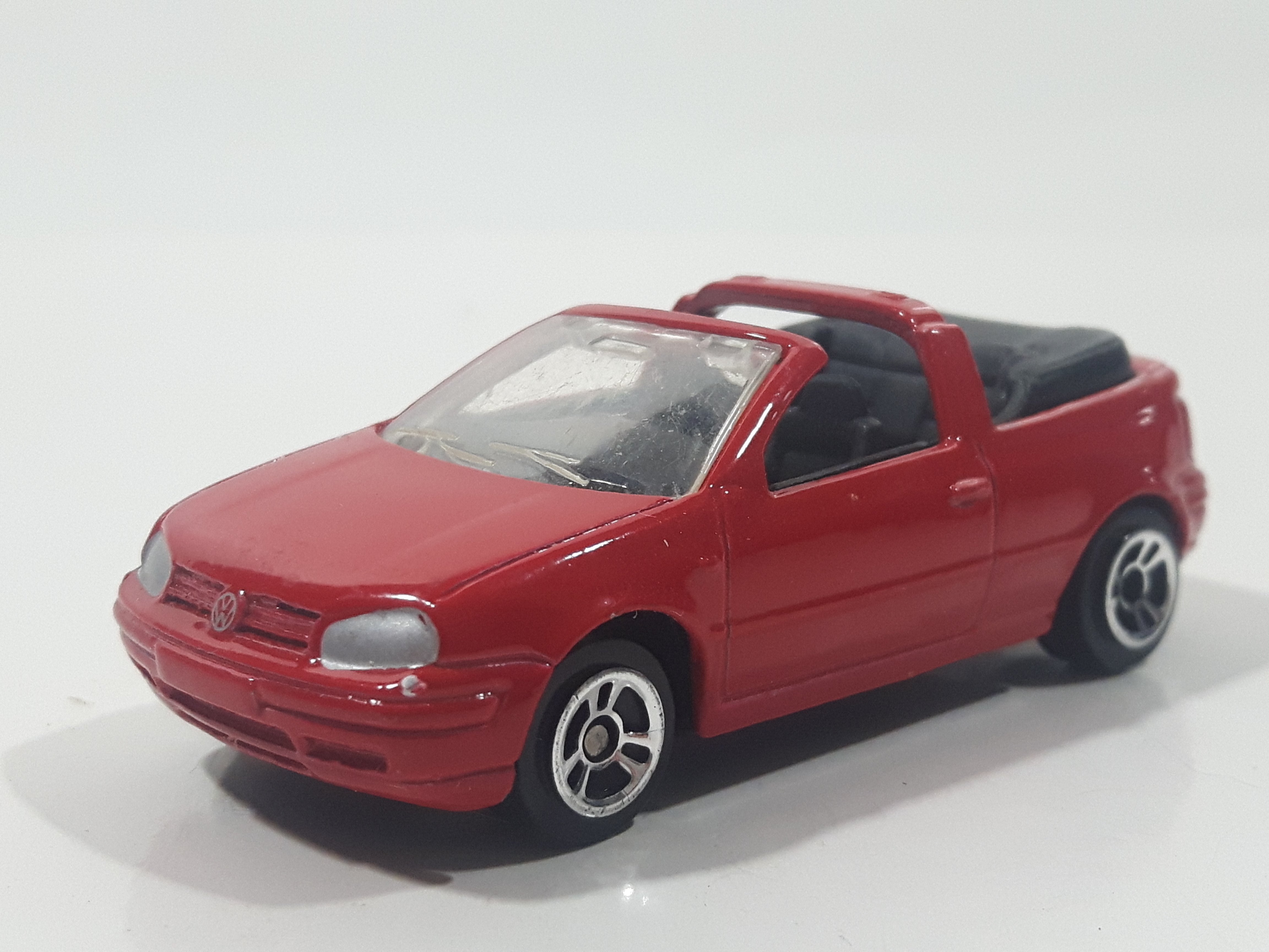 Maisto VW Golf GTI Convertible Red Die Cast Toy Car Vehicle