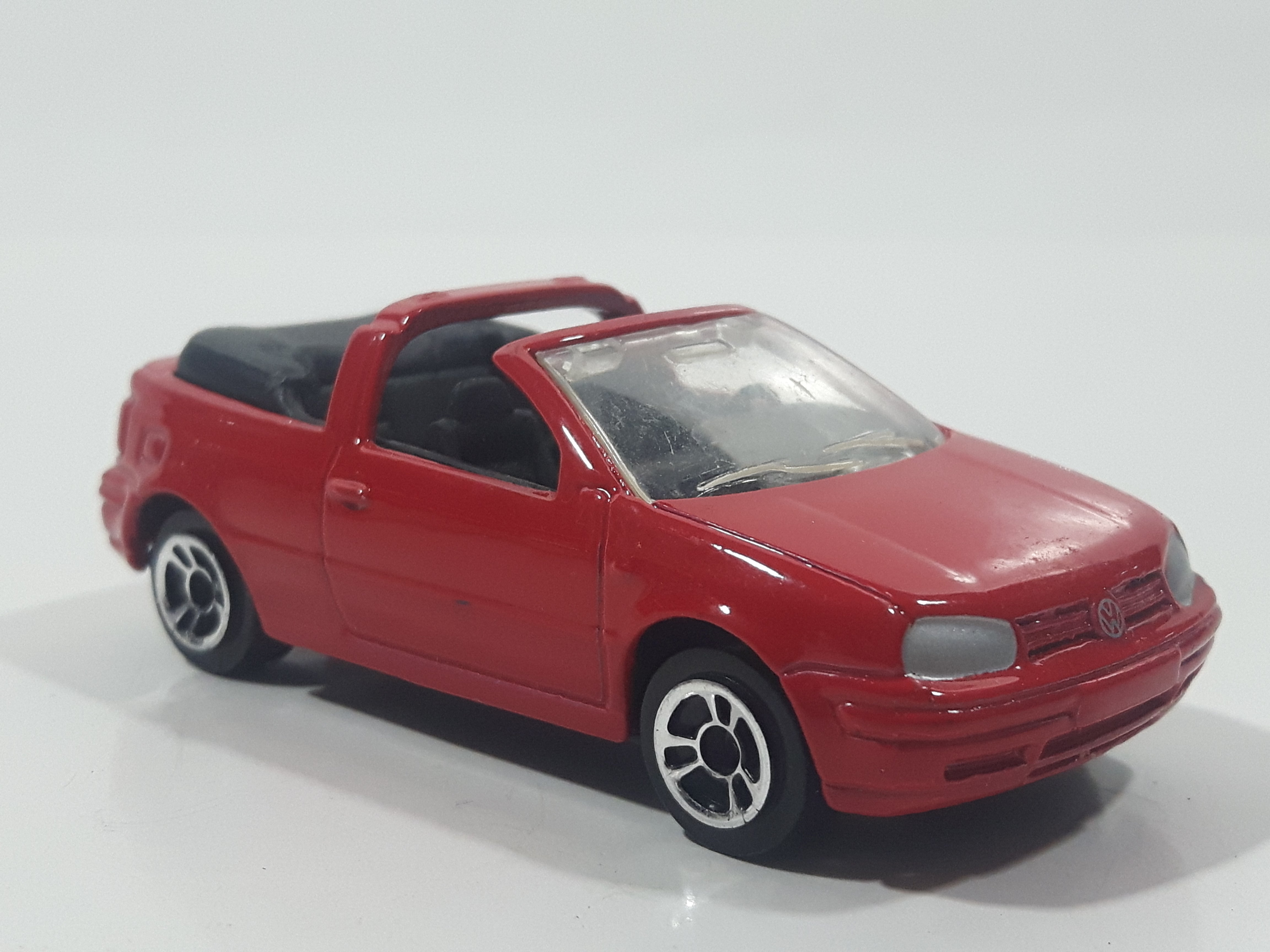 Maisto VW Golf GTI Convertible Red Die Cast Toy Car Vehicle 3