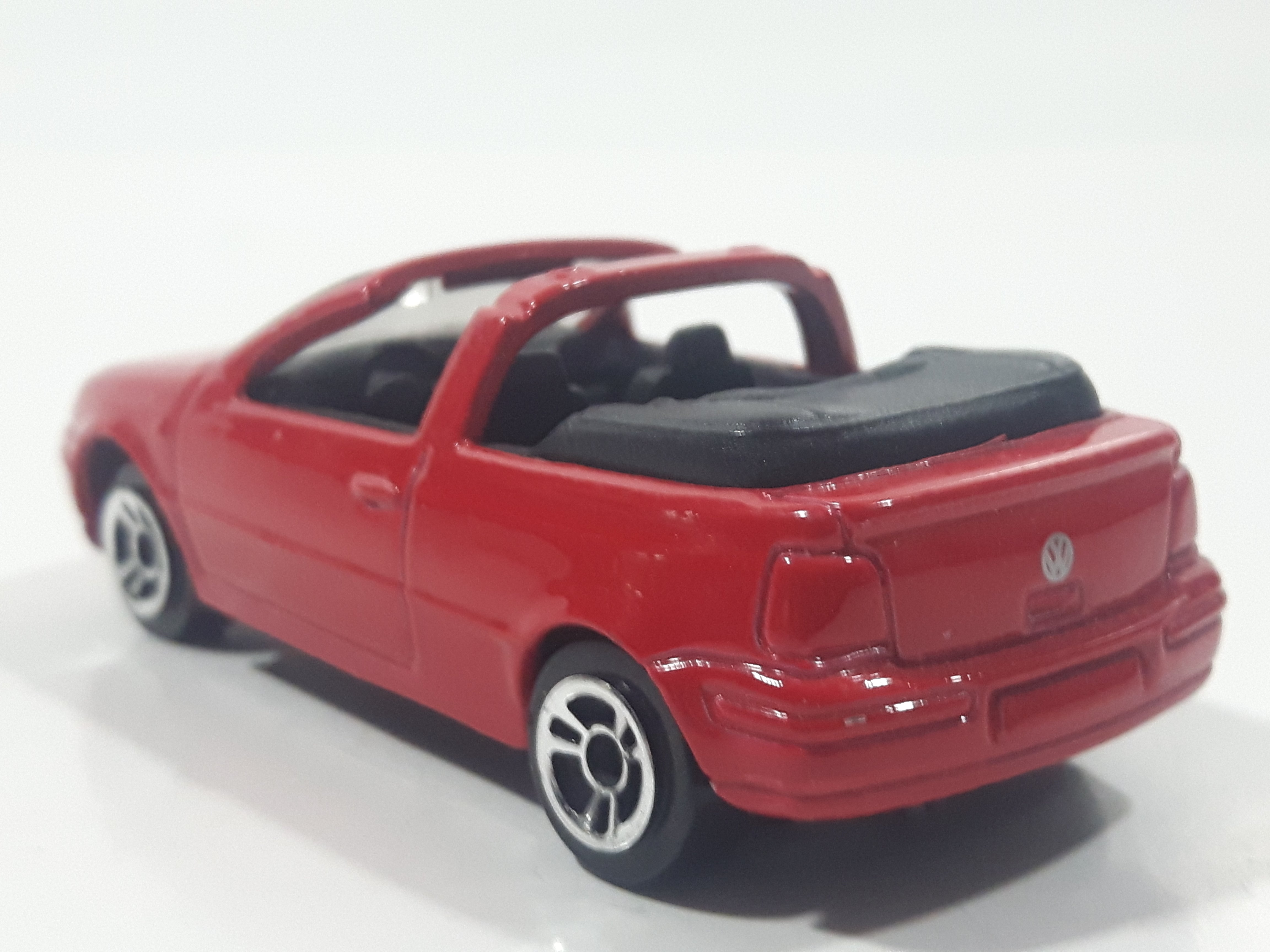 Maisto VW Golf GTI Convertible Red Die Cast Toy Car Vehicle 7