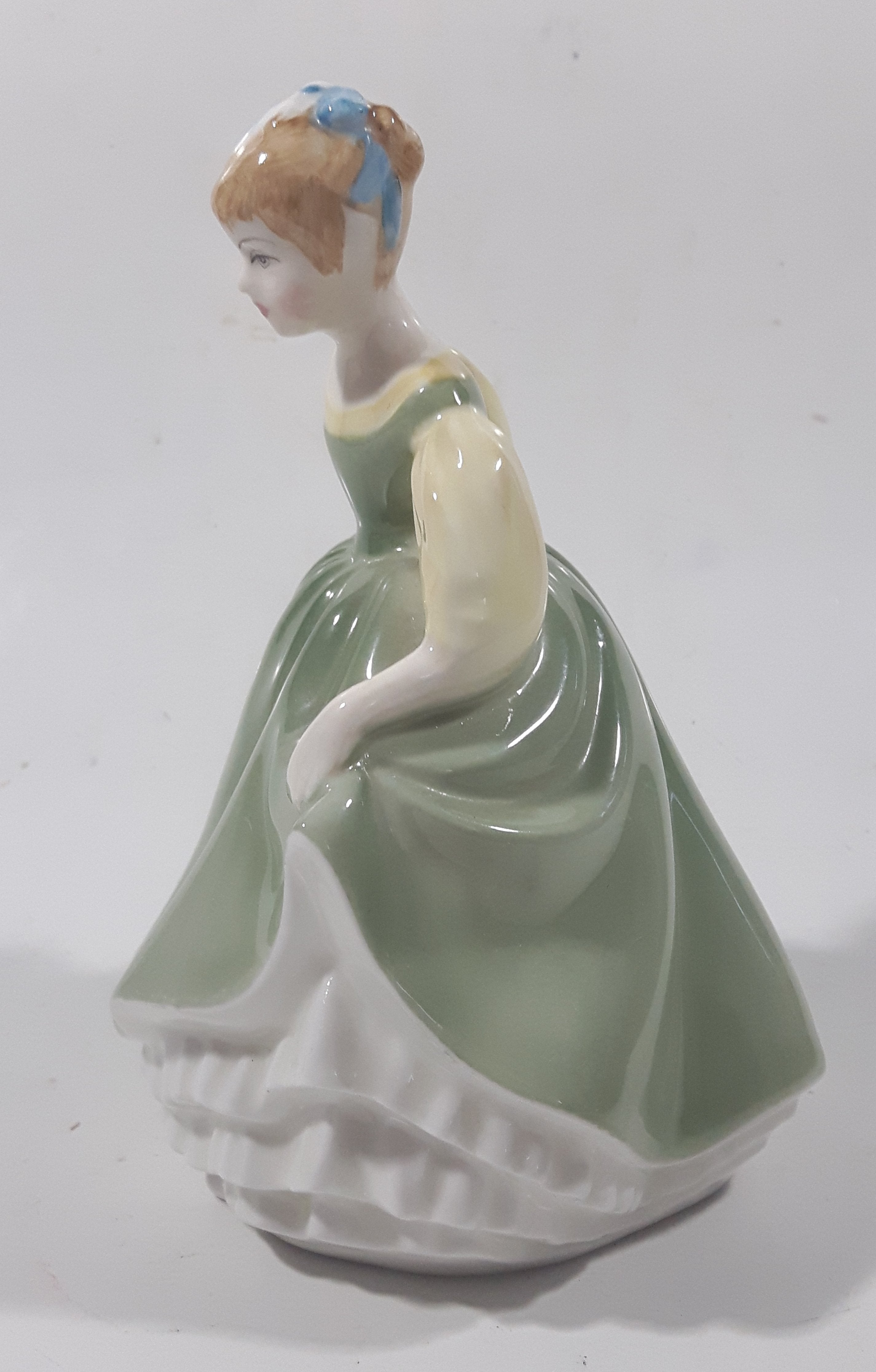 1966 Royal Doulton Fair Maiden 6" Tall Bone China Figurine H.N. 2211 3