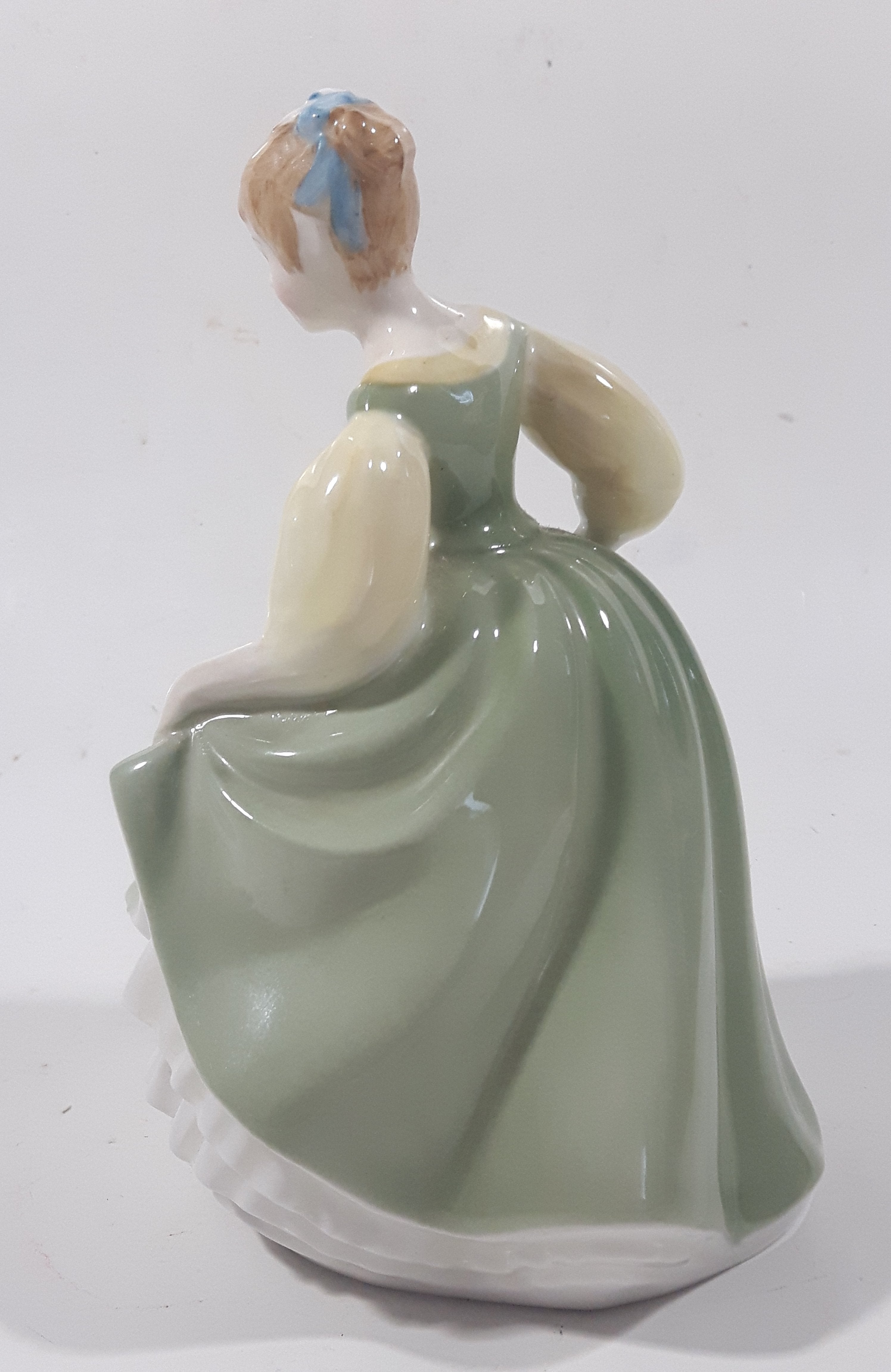 1966 Royal Doulton Fair Maiden 6" Tall Bone China Figurine H.N. 2211 4