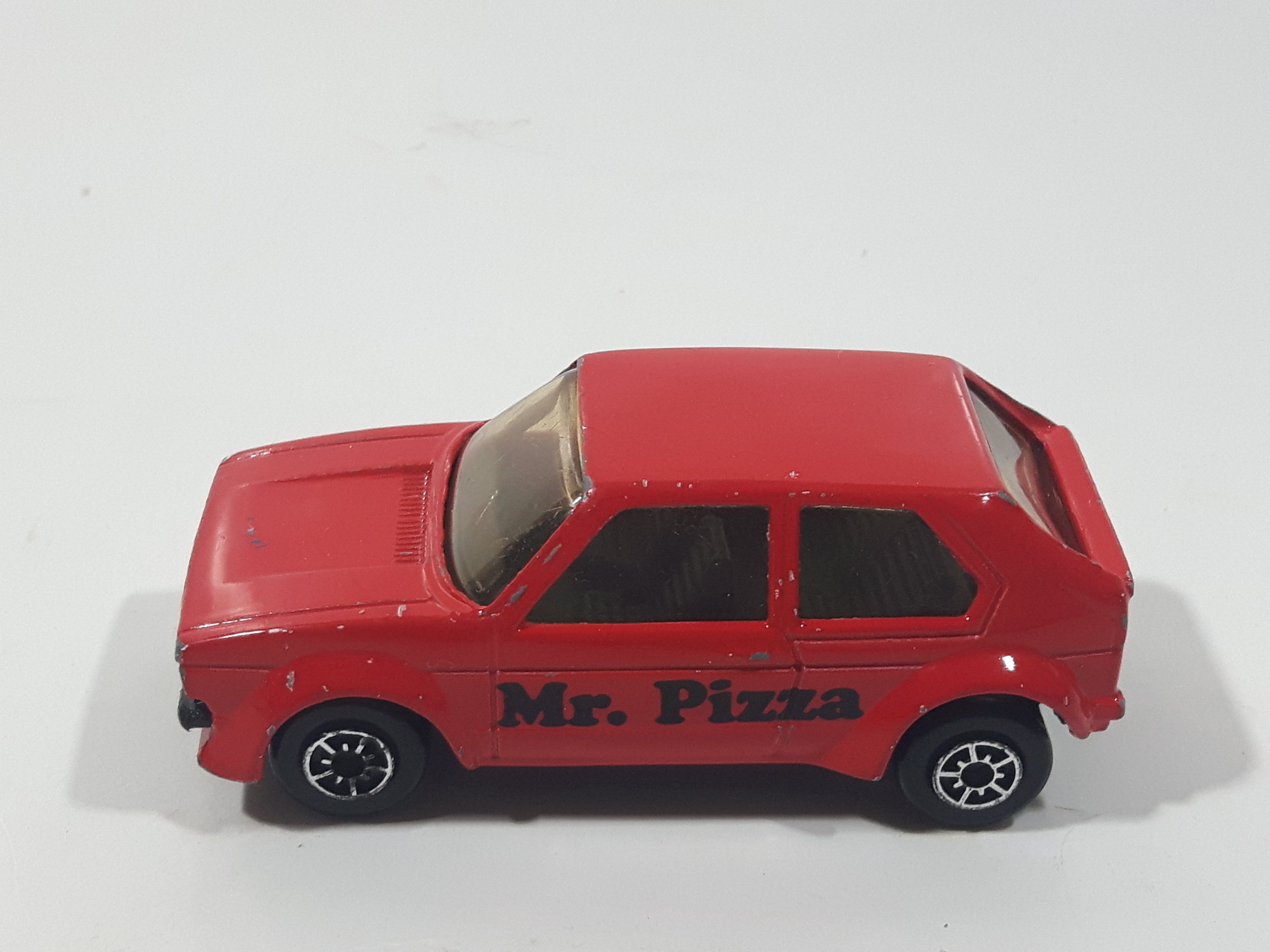 Maisto VW Golf GTI Mr. Pizza Red Die Cast Toy Car Vehicle 8