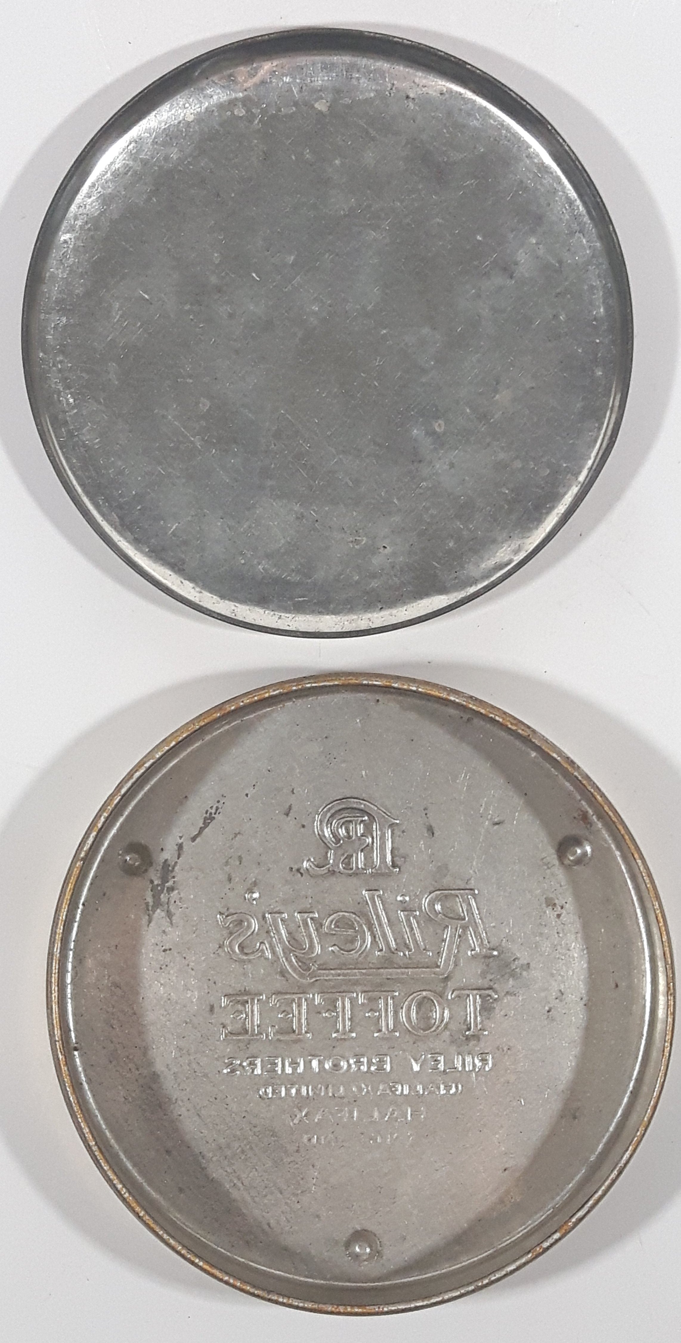 Vintage 1950s Riley's Variety Toffee Galleon Ship Boat Themed 5" Round Tin Metal Container 11
