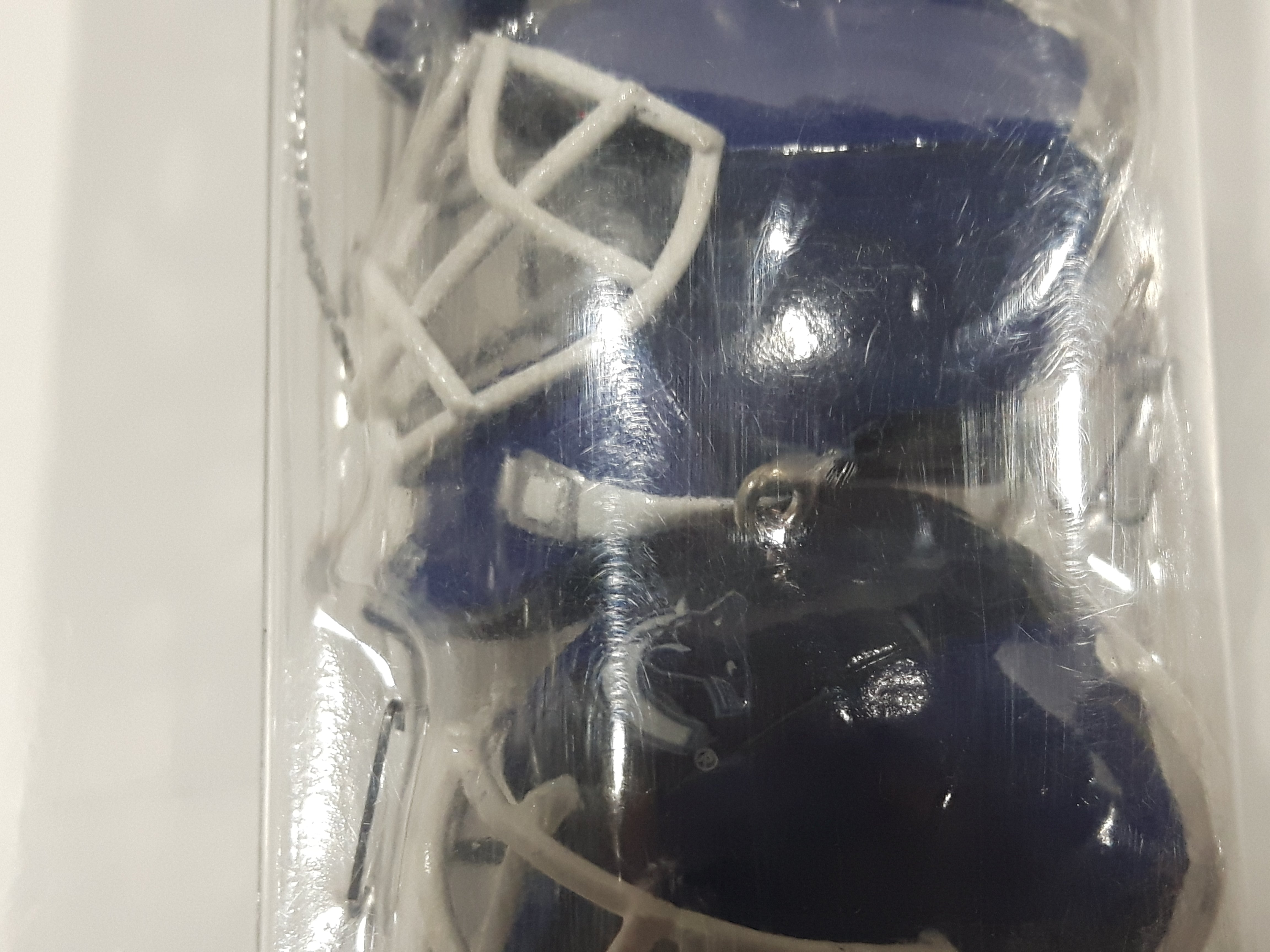 Forever Collectibles NHL Vancouver Canucks Ice Hockey Team 1 3/8" Tall Resin Goalie Mask Christmas Tree Ornaments Set of 4 8