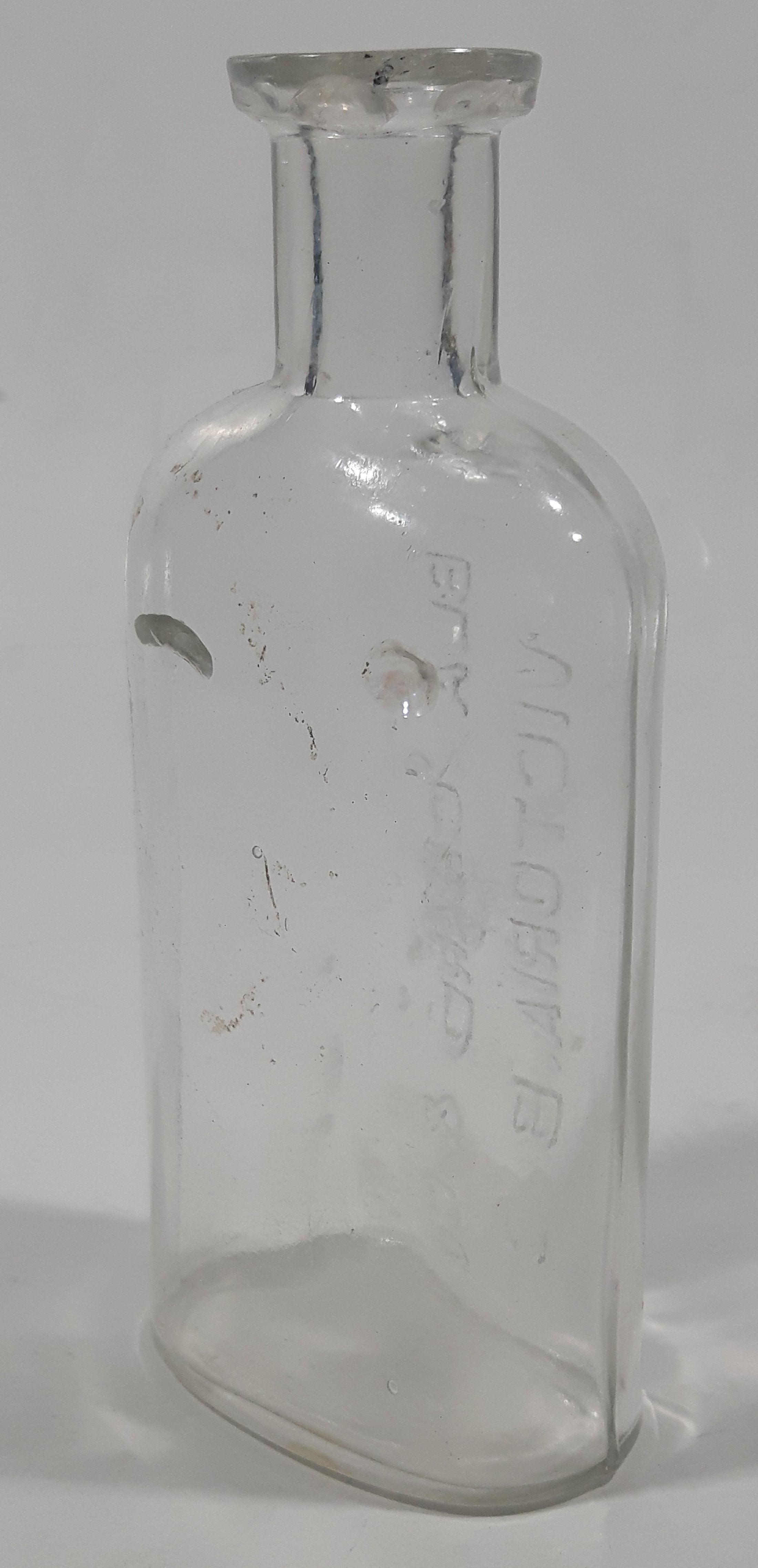 Antique Blanchard & Co Victoria, B.C. 4 3/4" Tall Embossed Lettering Glass Bottle 7