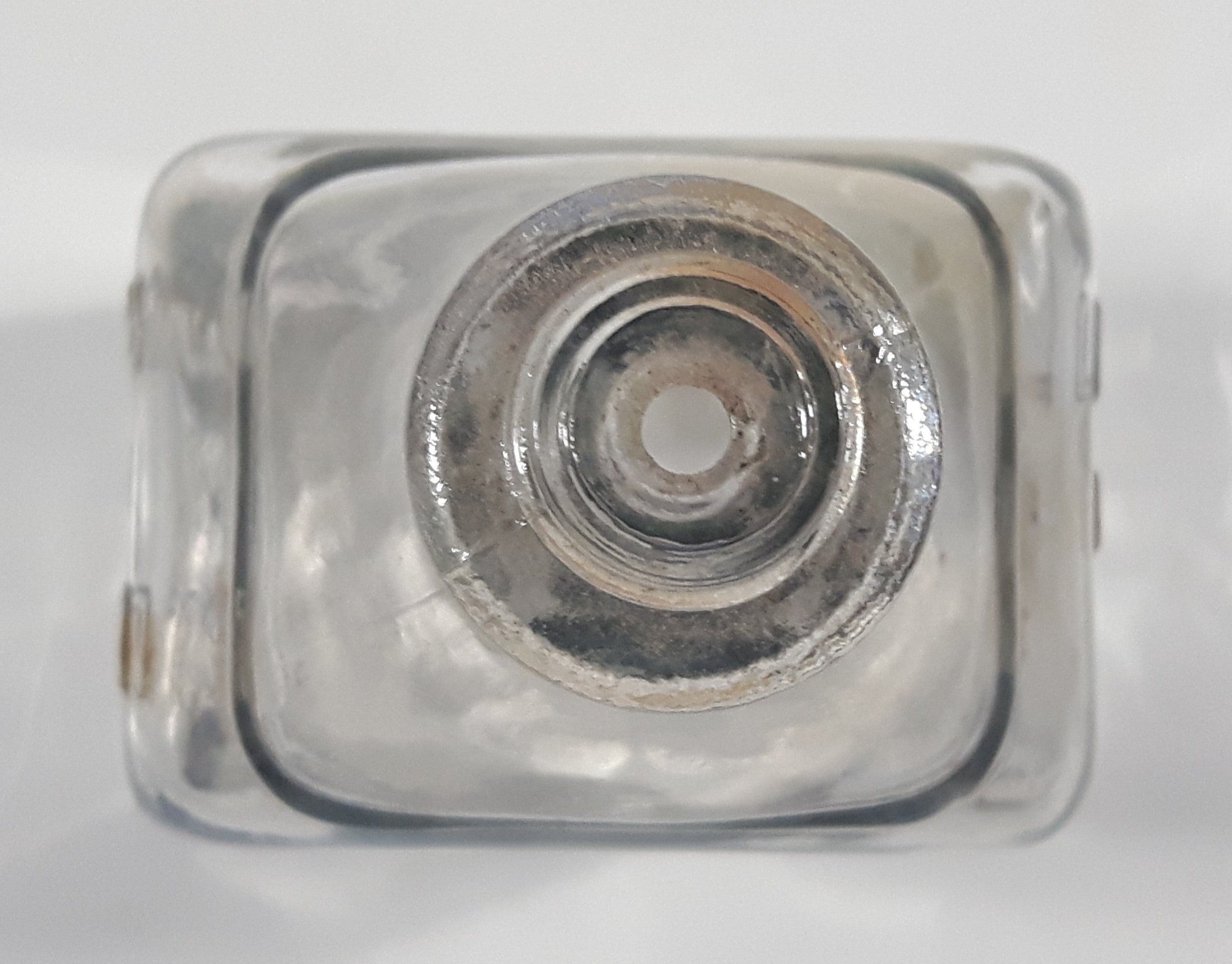 Antique Lucky Tiger Mfg. Co. Kansas City, Mo. For Scalp And Hair 7 1/2" Tall Embossed Lettering Glass Tonic Bottle 12