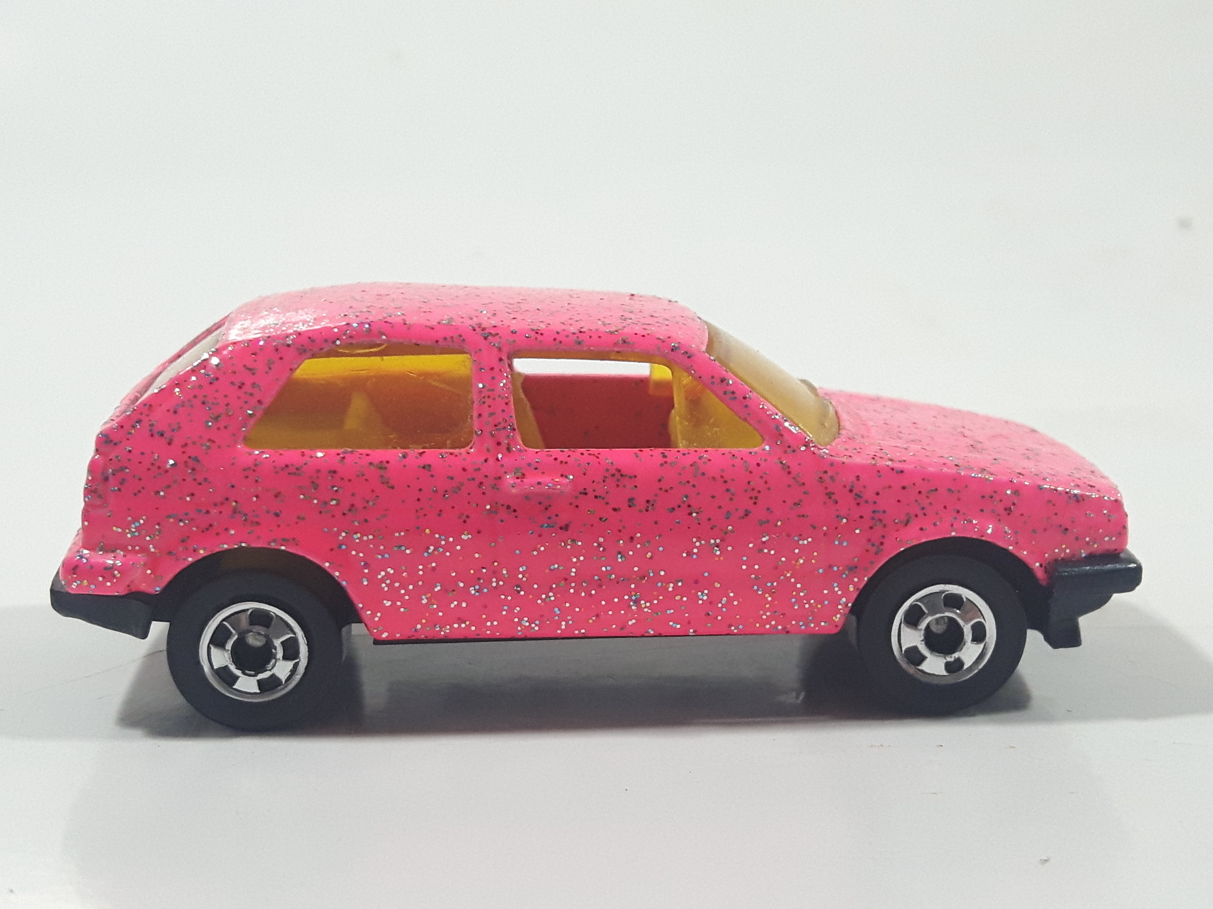 1992 Hot Wheels Volkswagen Golf Hot Pink Glitter Die Cast Toy Car Vehicle 4