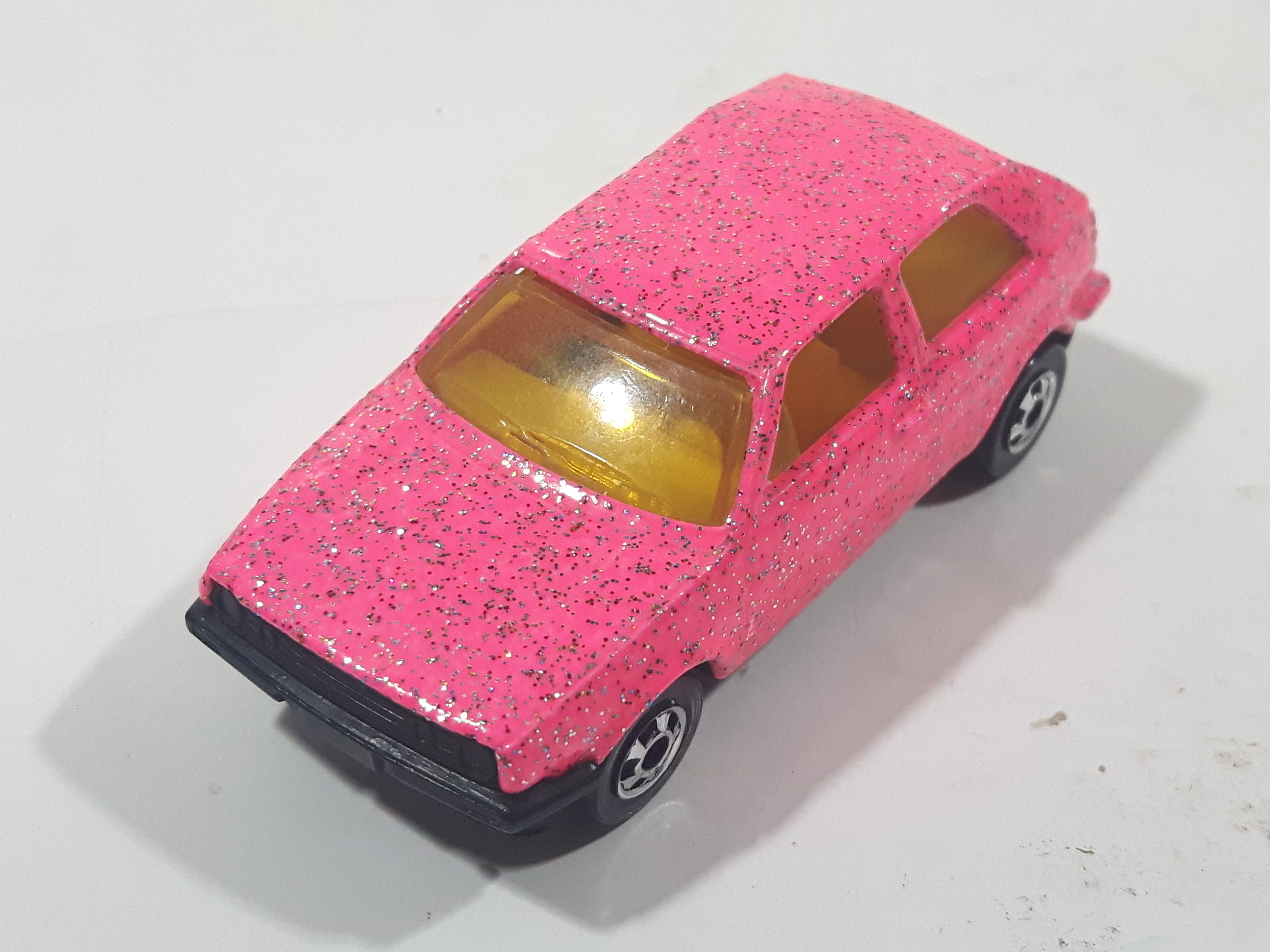1992 Hot Wheels Volkswagen Golf Hot Pink Glitter Die Cast Toy Car Vehicle 9