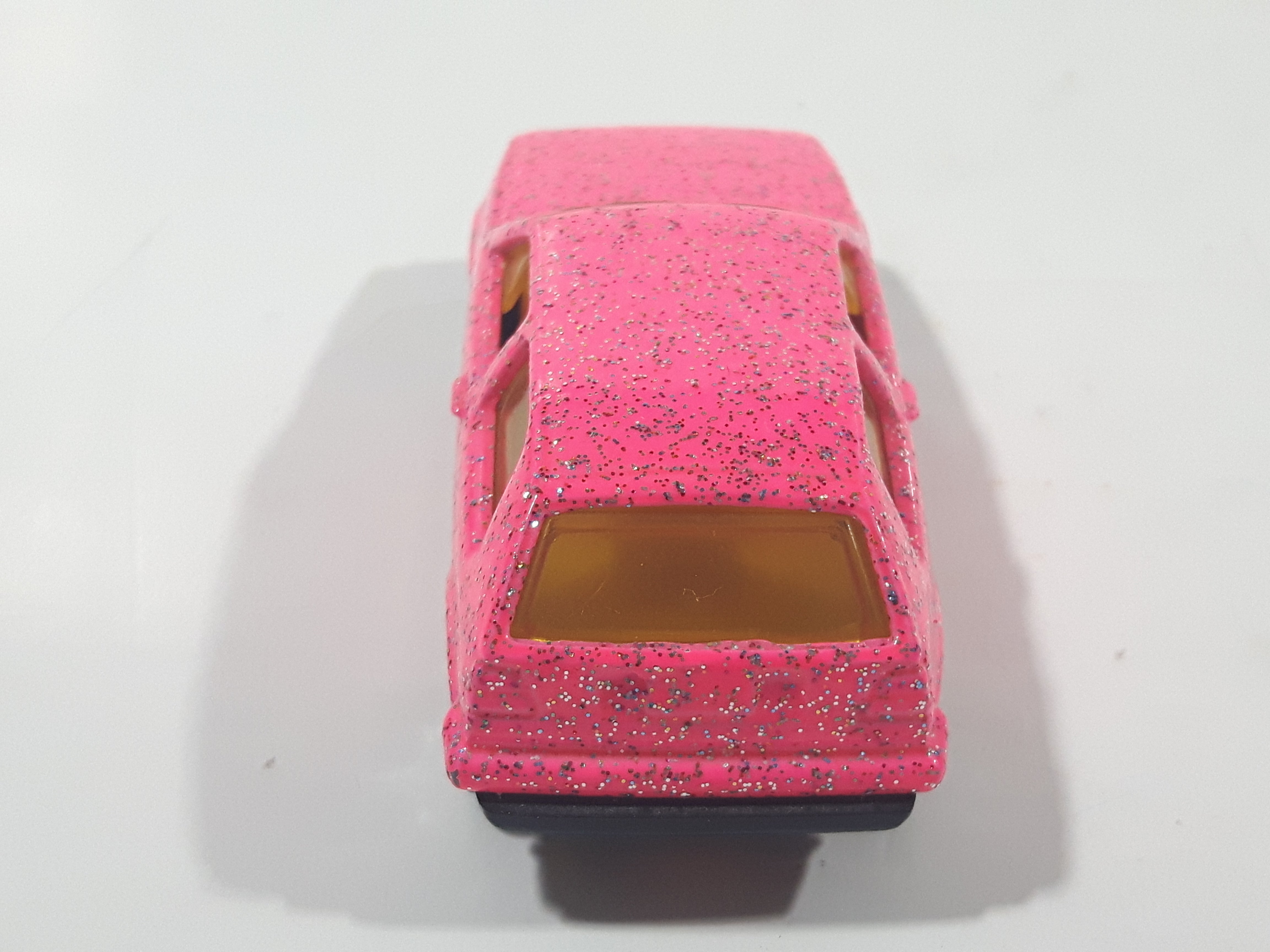 1992 Hot Wheels Volkswagen Golf Hot Pink Glitter Die Cast Toy Car Vehicle 11