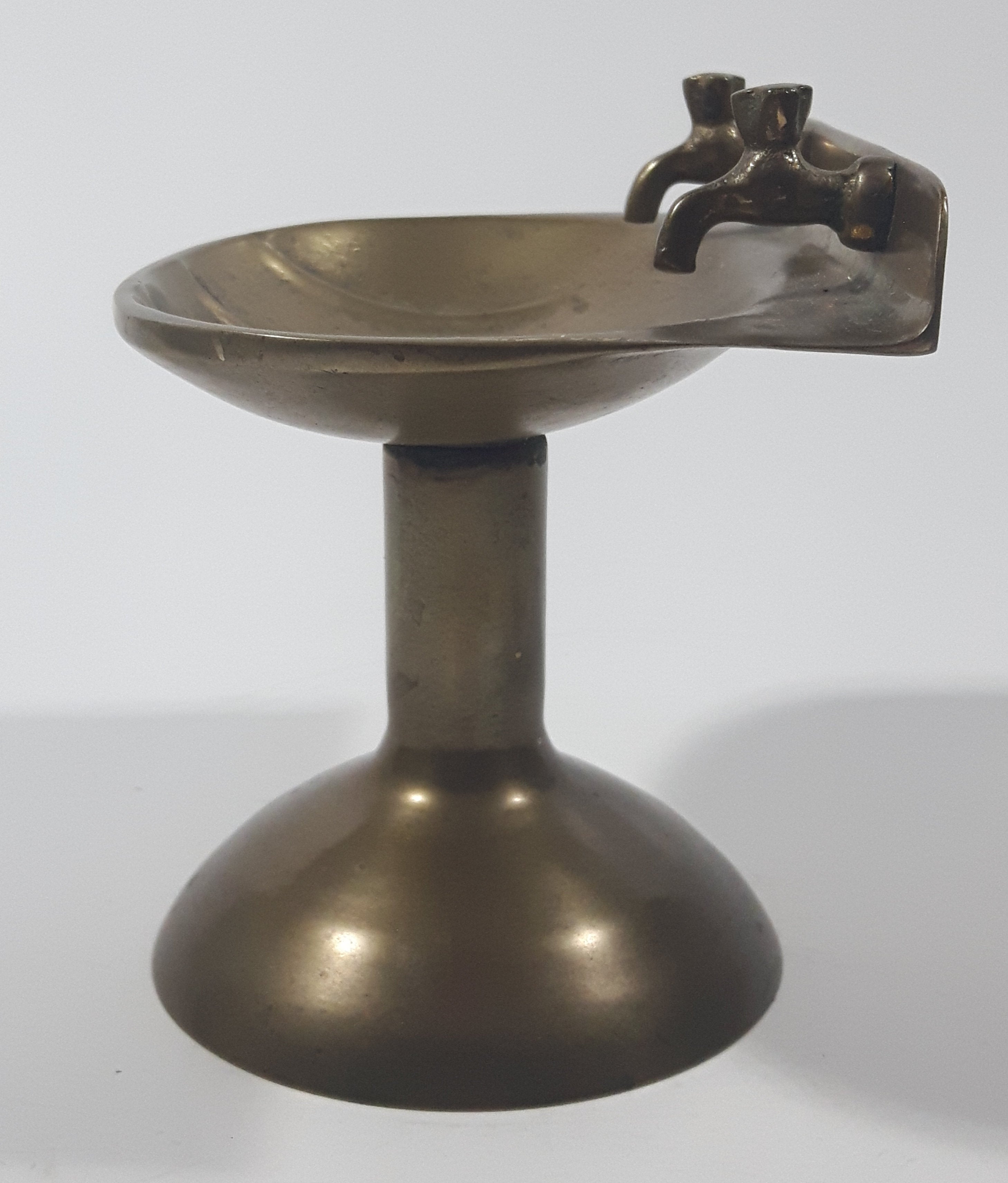 Vintage Pedestal Sink Shaped 4 3/8" Tall Brass Metal Soap Dish 4