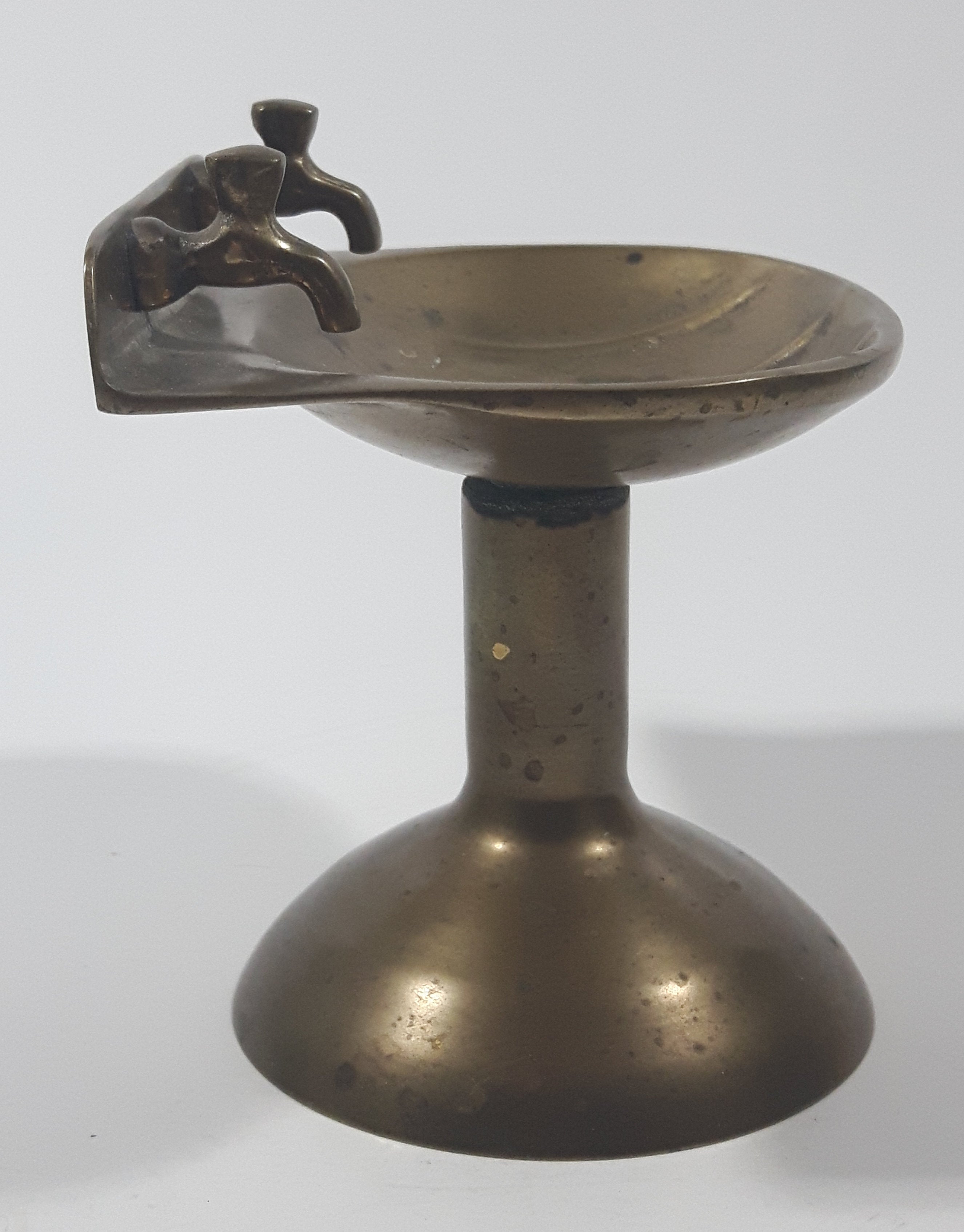 Vintage Pedestal Sink Shaped 4 3/8" Tall Brass Metal Soap Dish 8