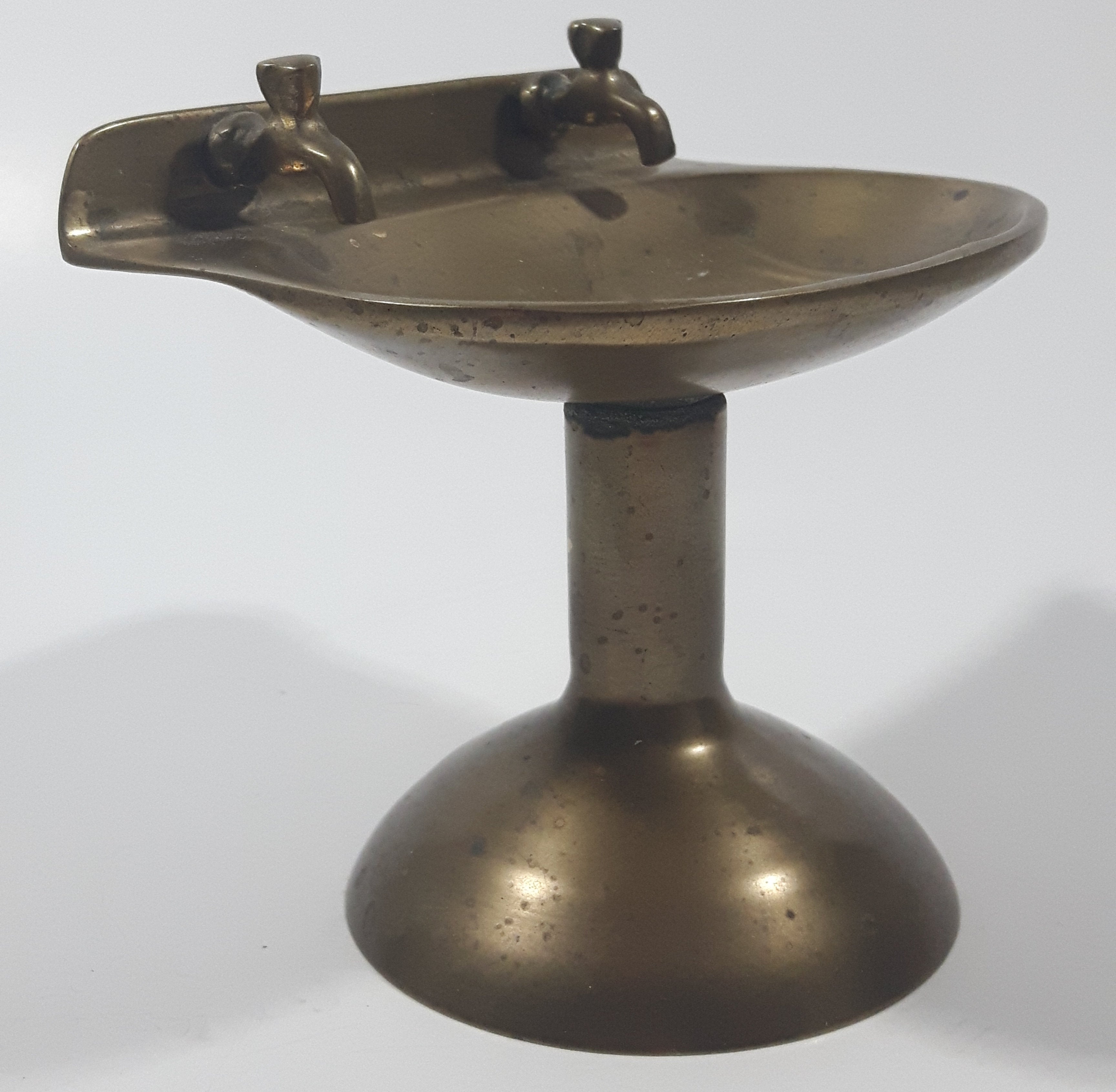 Vintage Pedestal Sink Shaped 4 3/8" Tall Brass Metal Soap Dish 9