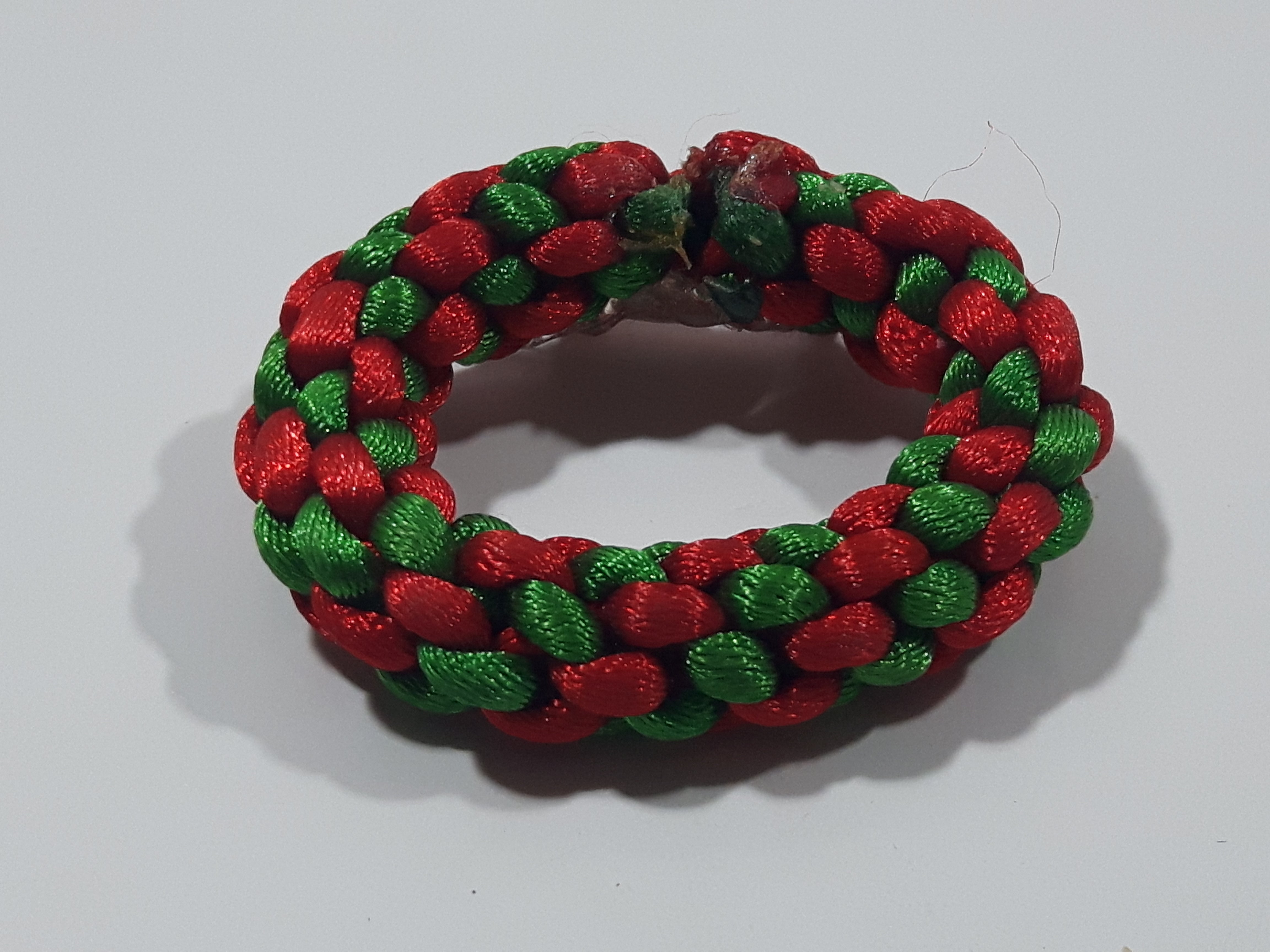 Red and Green Thread Christmas Wreath 1 3/4" Brooch Pin 2